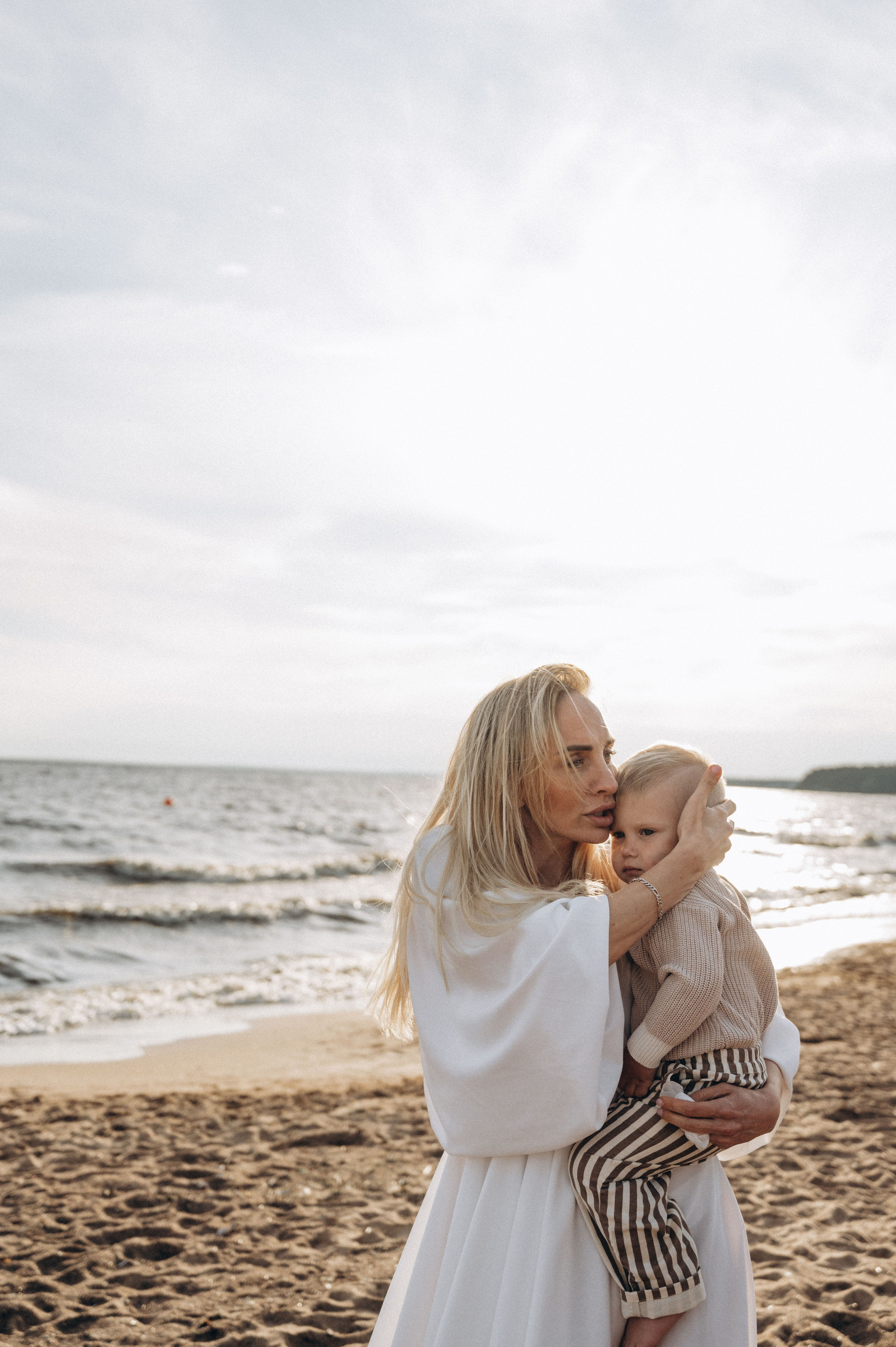 Юлия. Профессиональный фотограф беременности в СПБ. Стильные фотосессии беременности в стиле минимализм и классическая фотография