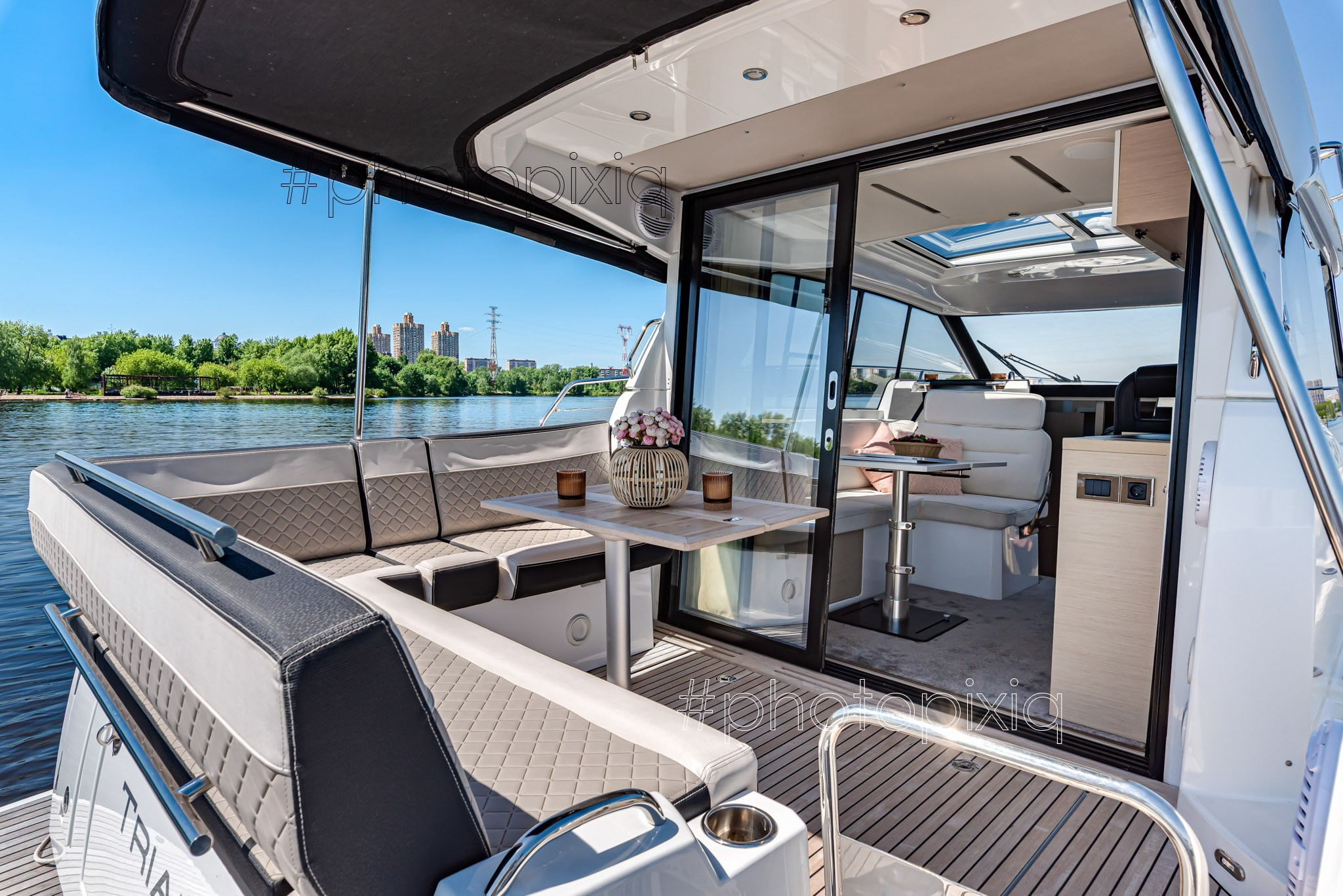 Фотосъёмка яхты Jeanneau NC 33 для брокера. Интерьерная съёмка и виртуальные туры — Интерьерный фотограф Кузнецов Сергей (photopixiq)