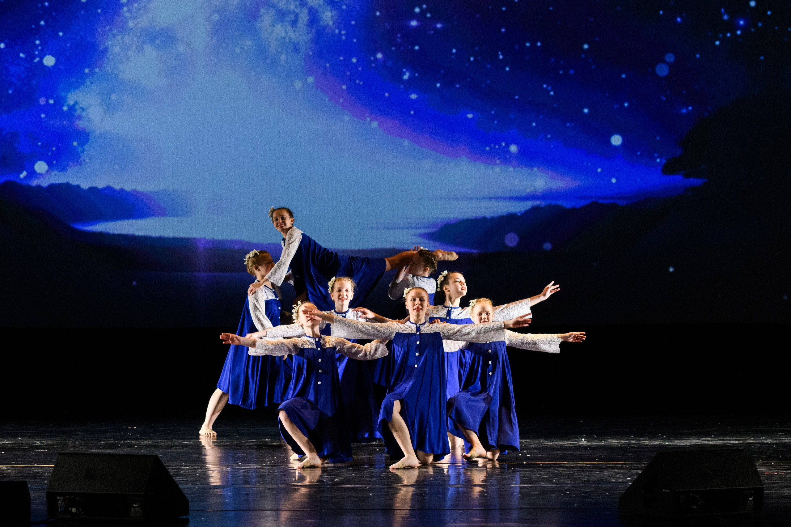 23 апреля, часть 2, БКЗ Октябрьский, г. Санкт-Петербург. Золотое яблочко