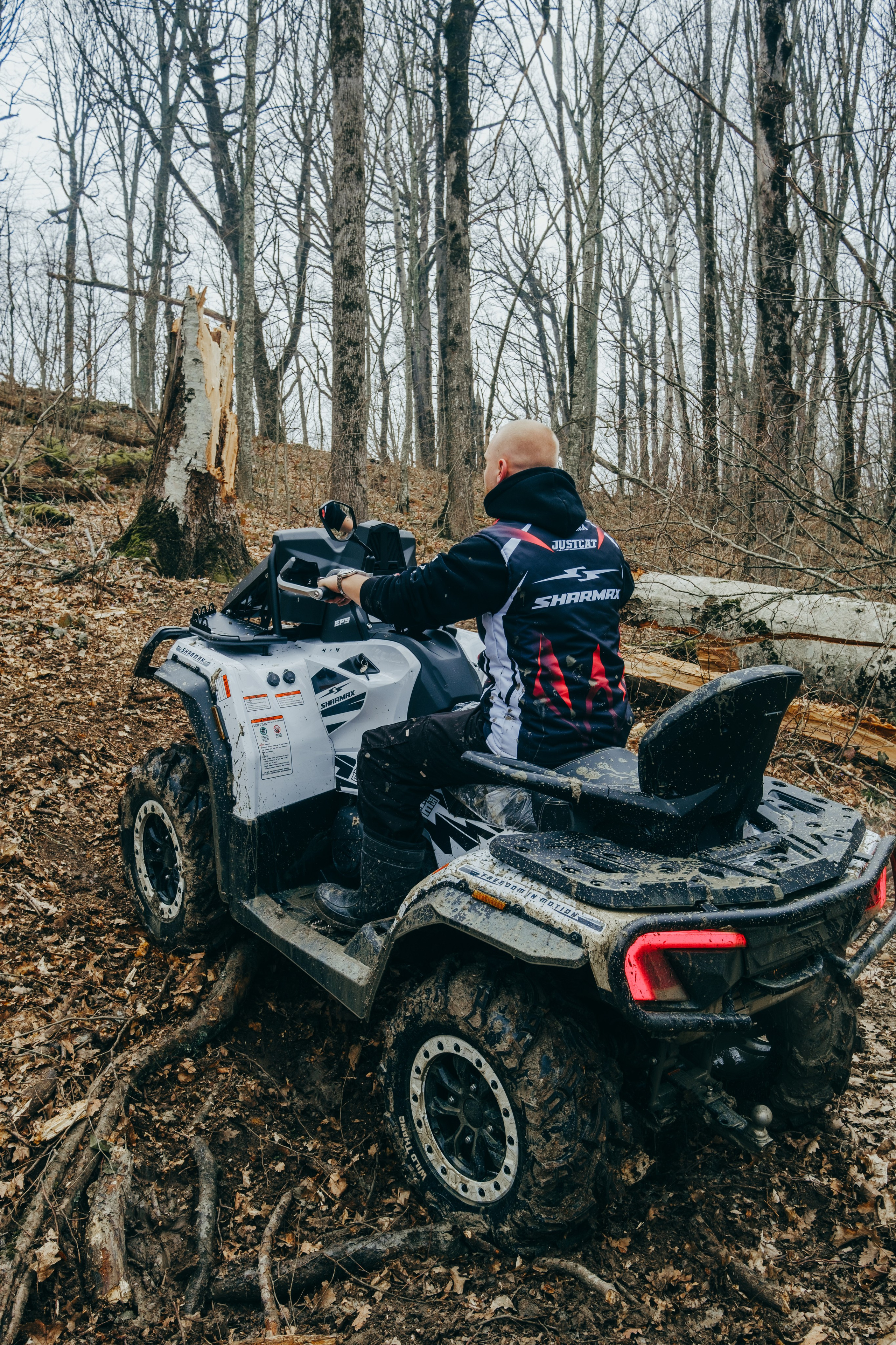 Съемка для Sharmax Moto в Горячем Ключе. Свадебный фотограф Денис Ожигин в Краснодаре и крае. Эмоциональная и стильная съемка вашего дня