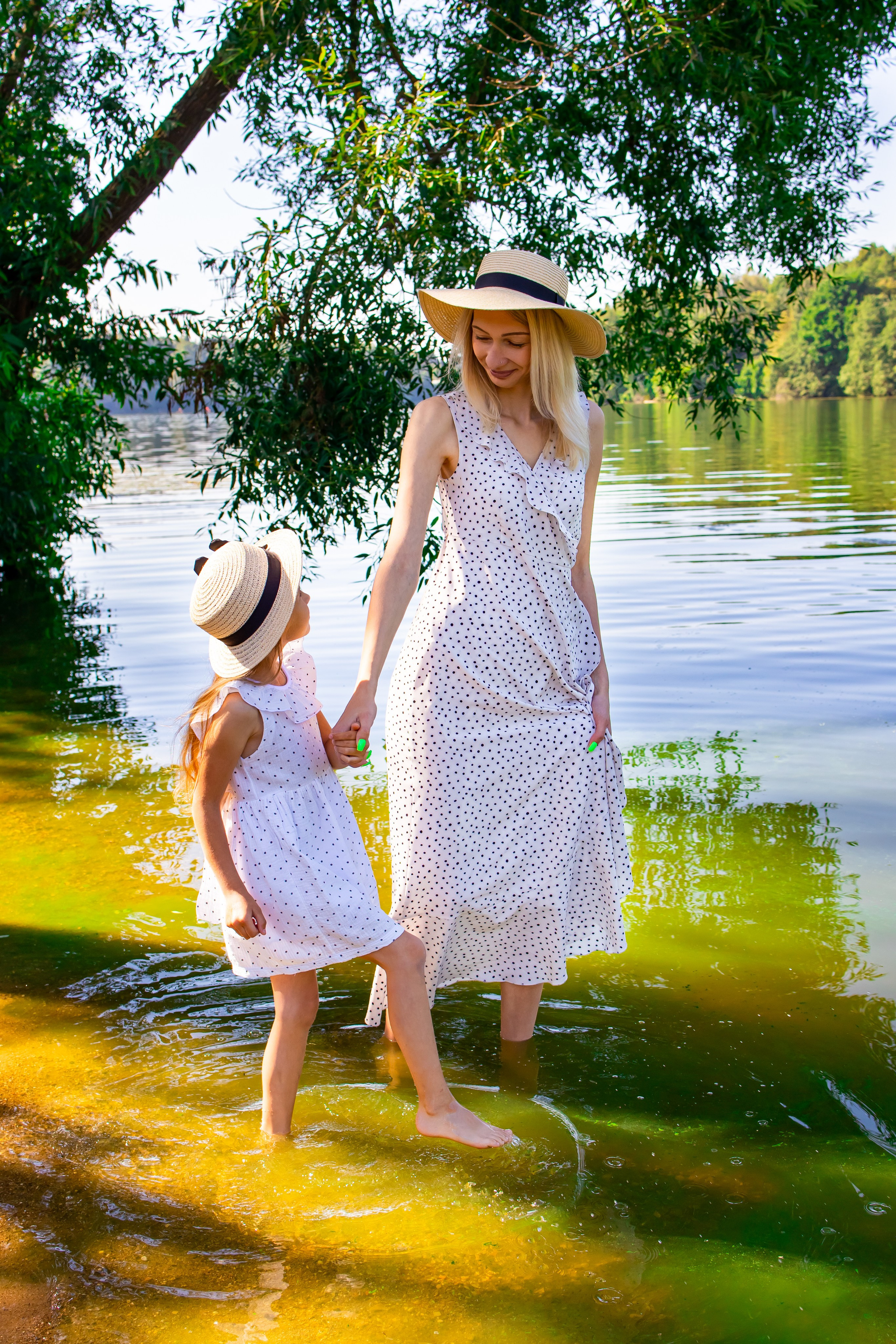 Настя и Катюша прогулка. Оксана Ромашкина- семейный и ньюборн фотограф из Москвы
