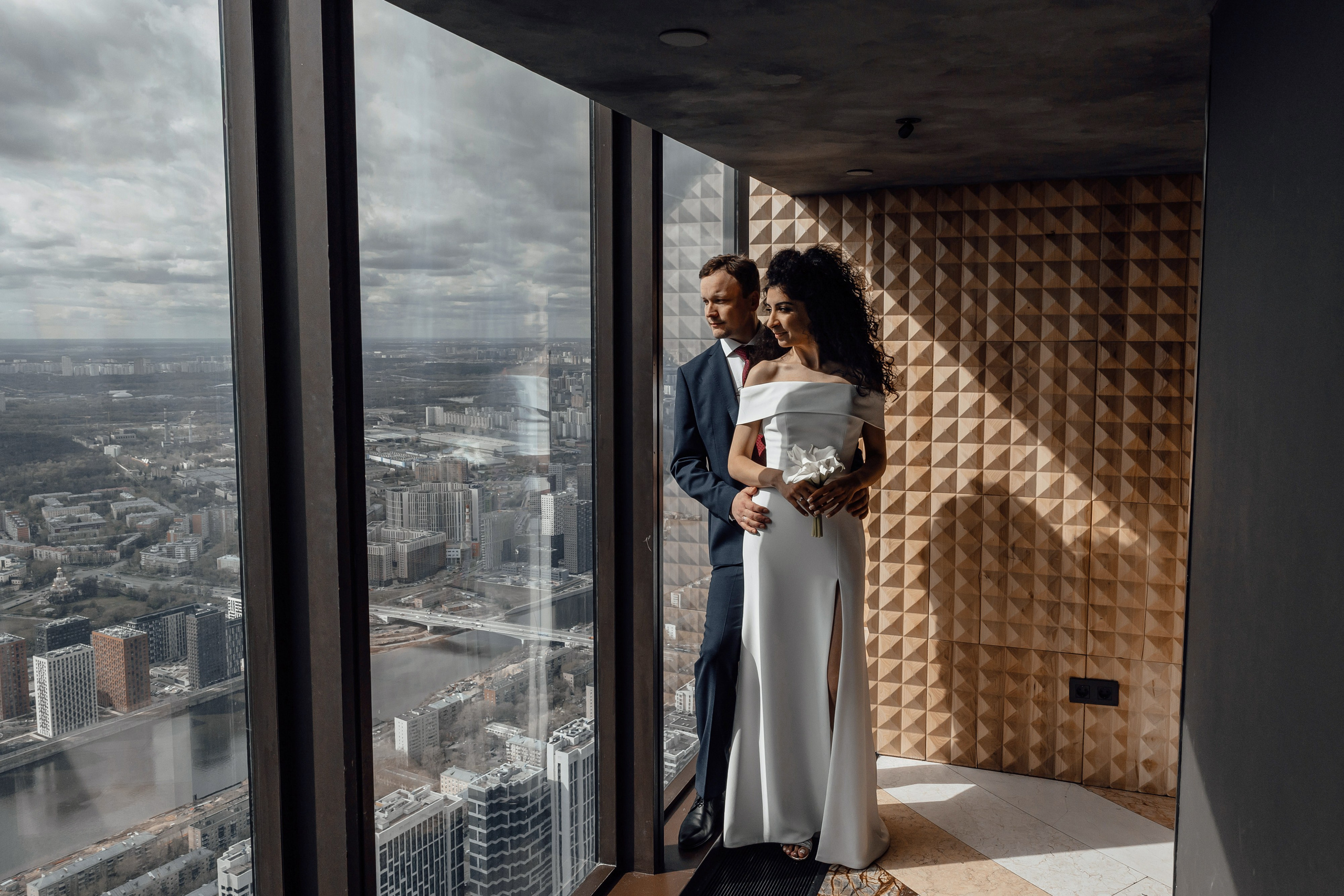свадебная фотосессия в ресторане birds башня око москва сити