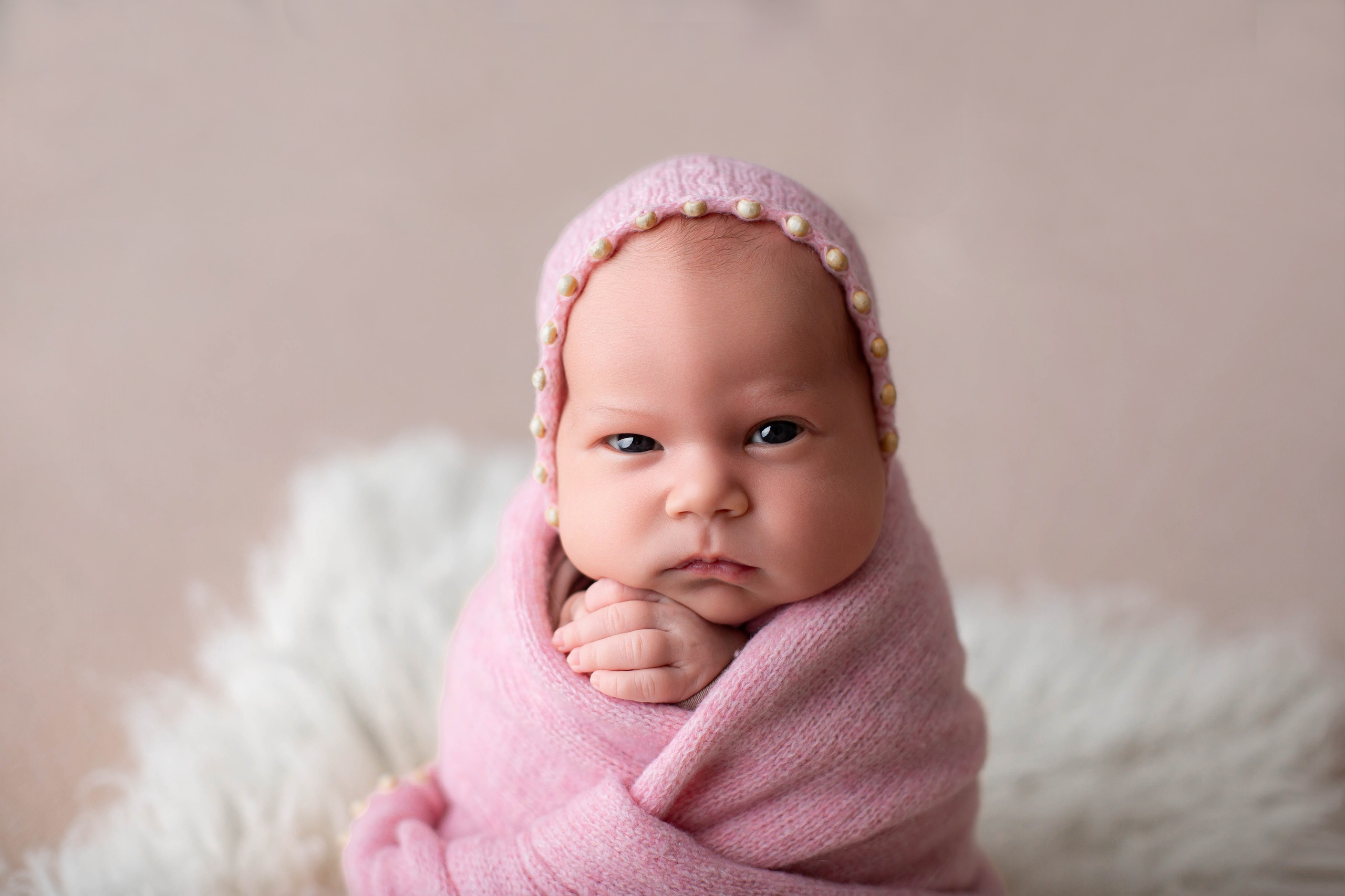 Фотографии новорожденных девочек. Семейный, детский фотограф в Великом Новгороде Юлия Федичева. Фотограф новорожденных