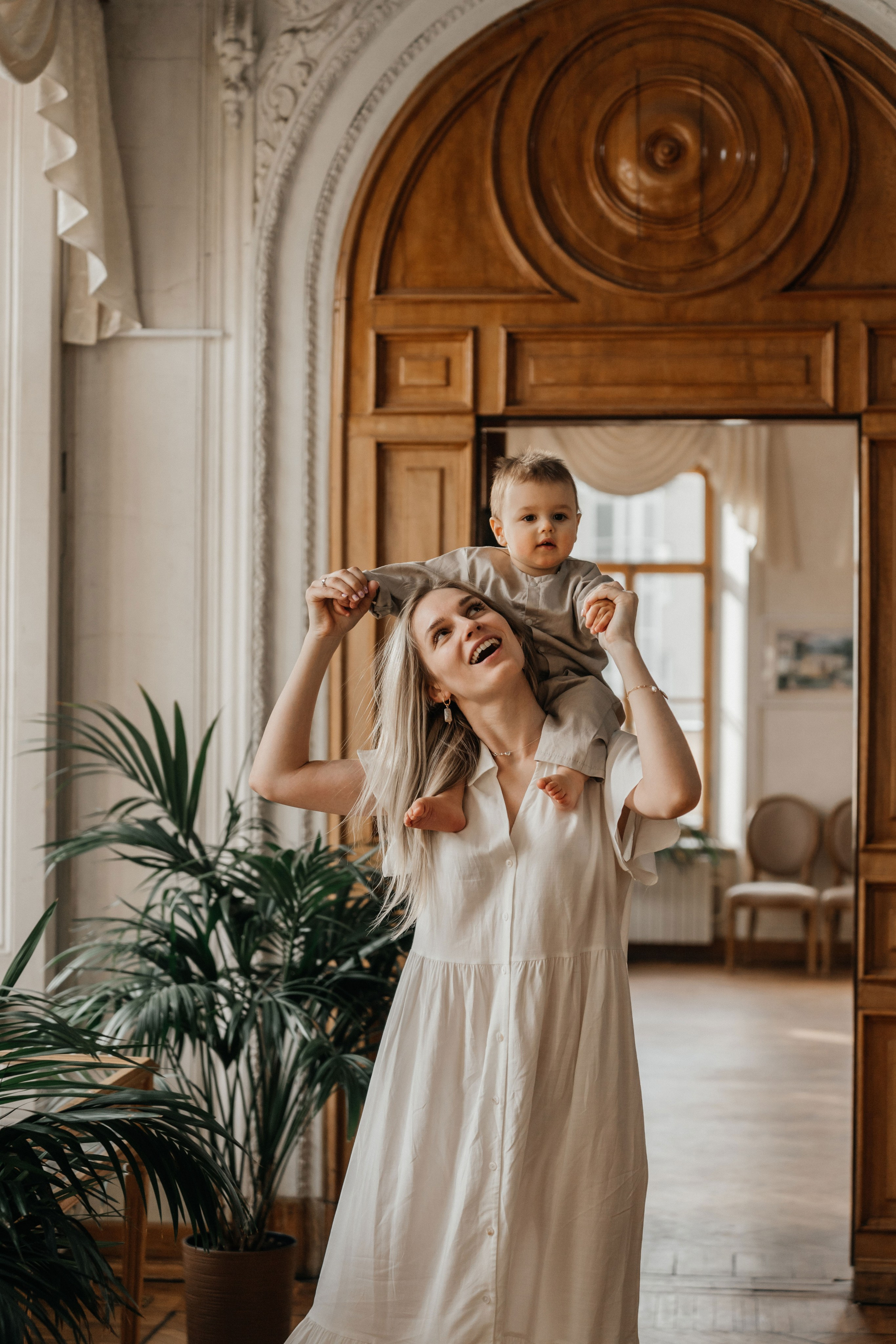 Маленькие ножки в читальне им. Пушкина. Ваш фотограф Вика Артемова