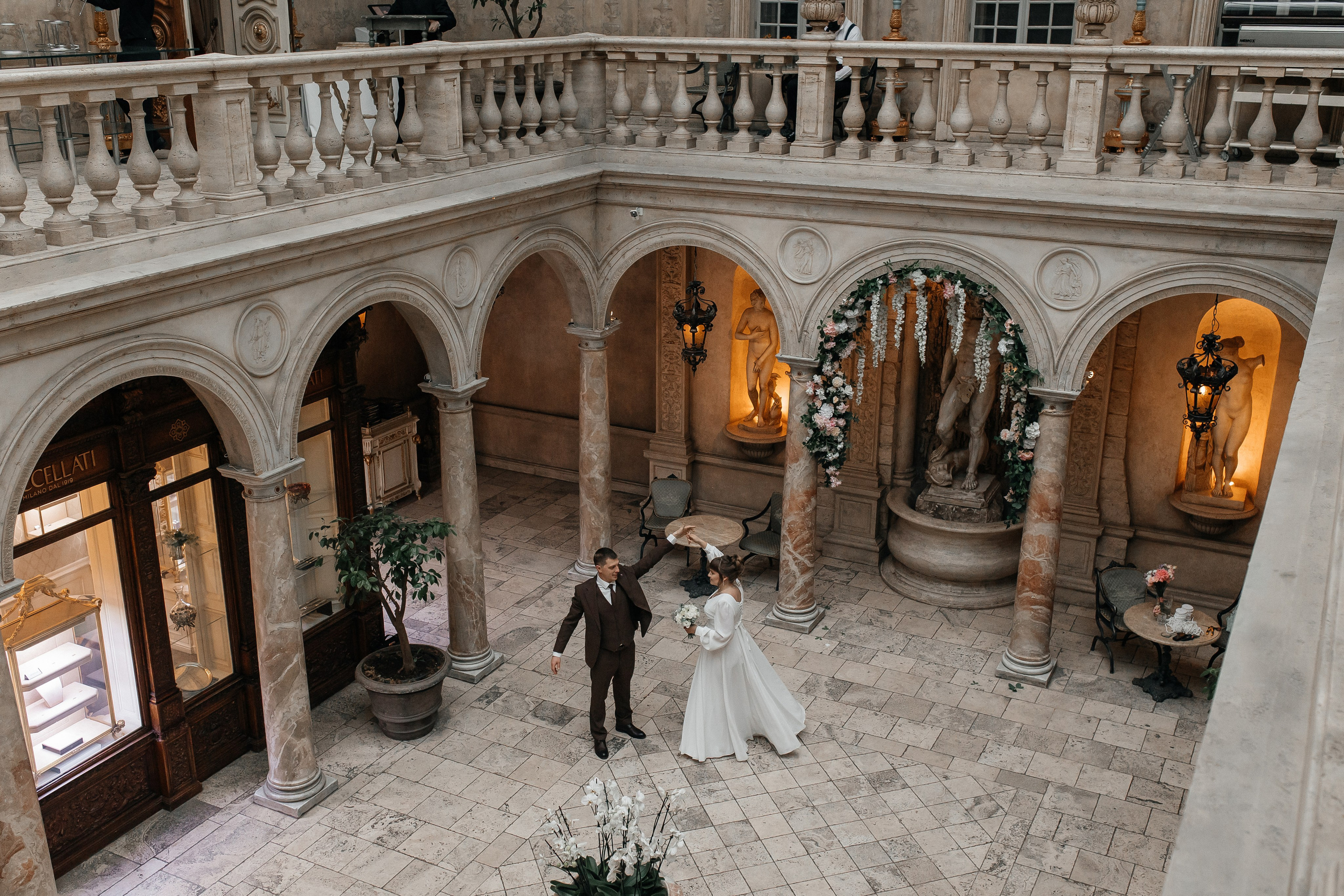 Свадебная фотосессия в ресторане Турандот. Свадебный фотограф в Москве Дарья Олендарёва