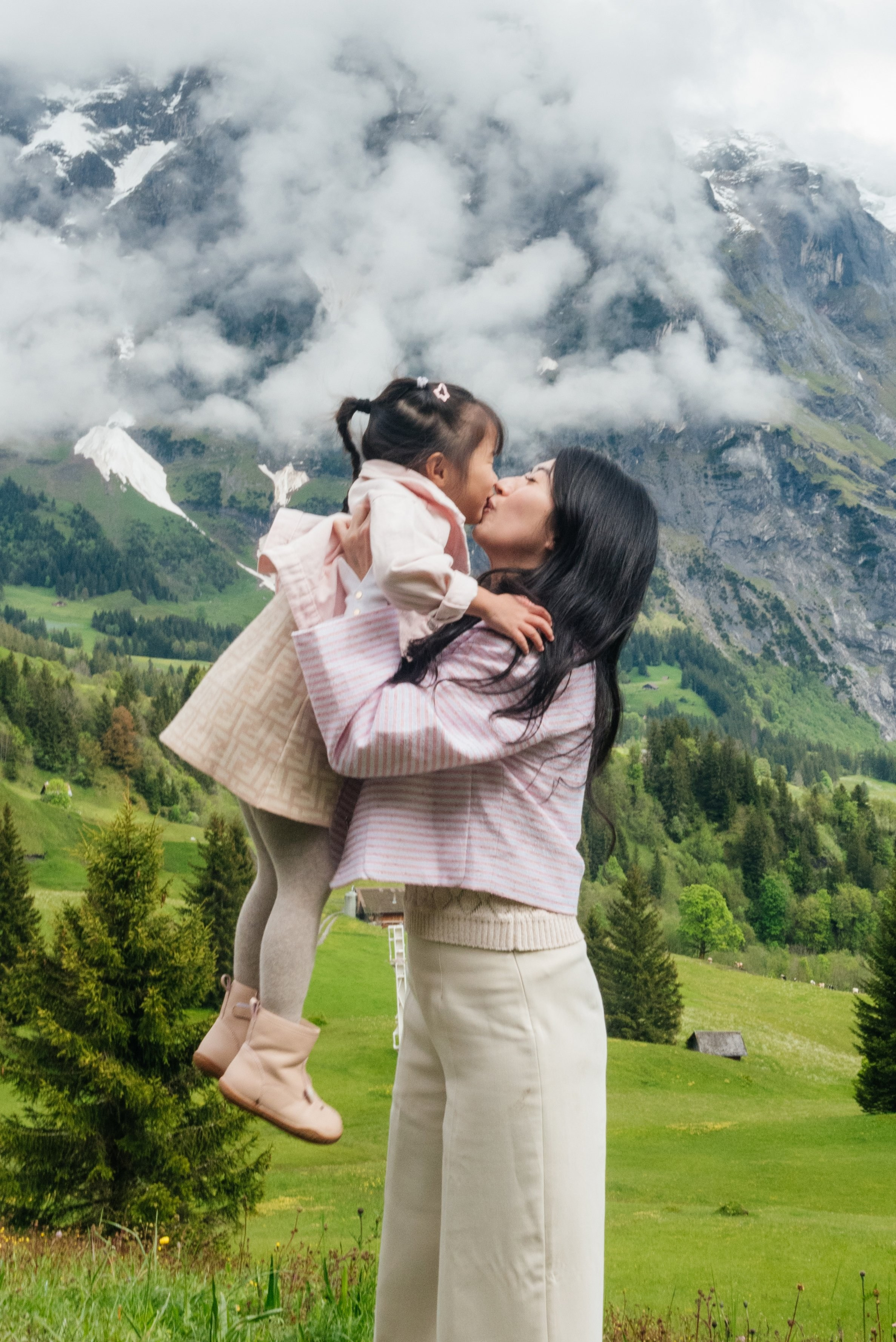 Hazell, Wilbur, Viola and Sophia (Grindelwald). Photographer in Interlaken area