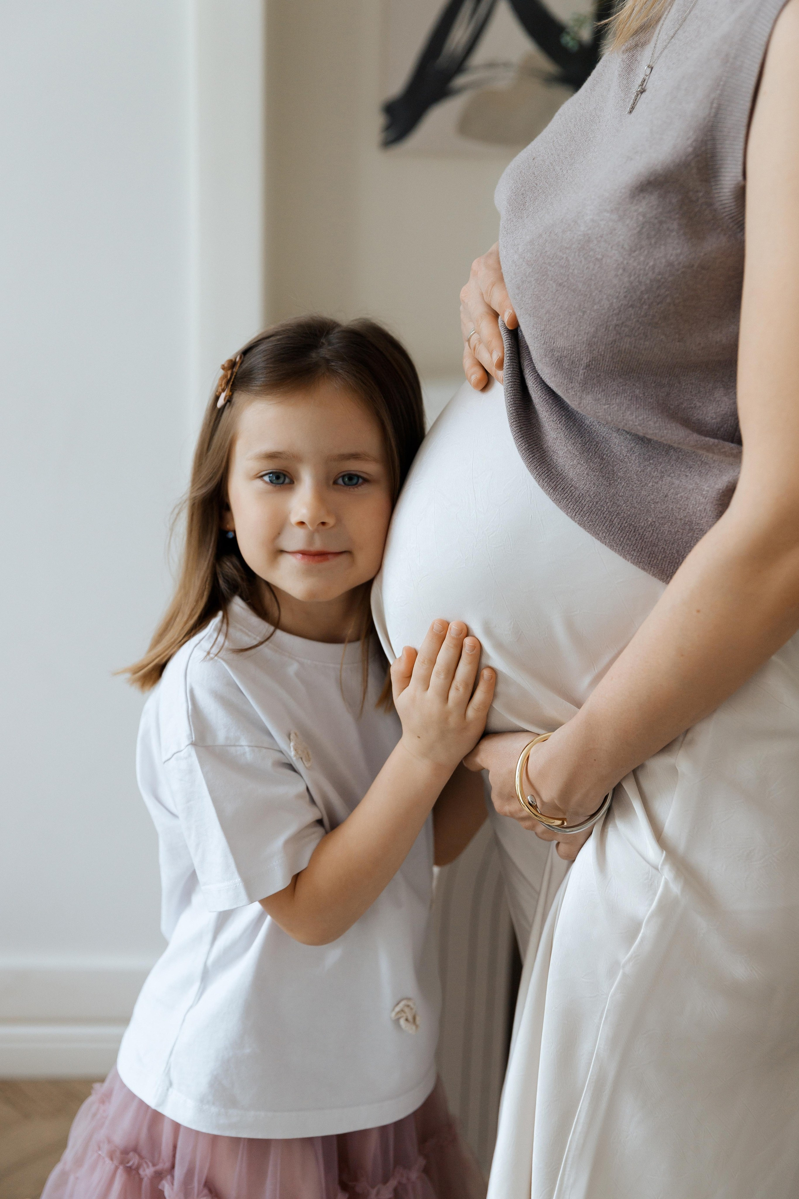 Фотосессия беременности мамы с дочкой. Фотограф Александра Сыщенко