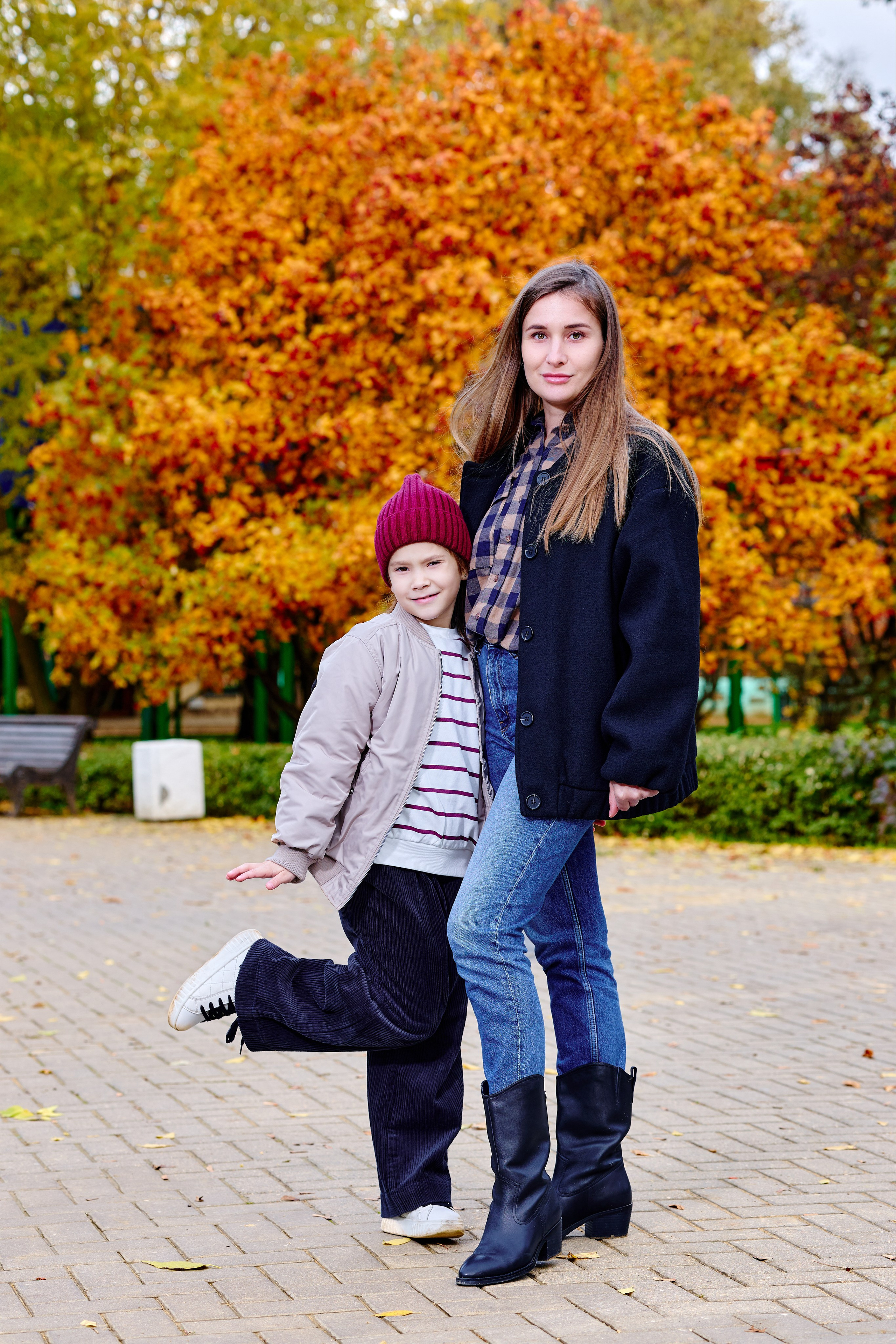 Прогулка в парке классом. Фотограф Выпускные альбомы Таганрог Сергей Коробченко