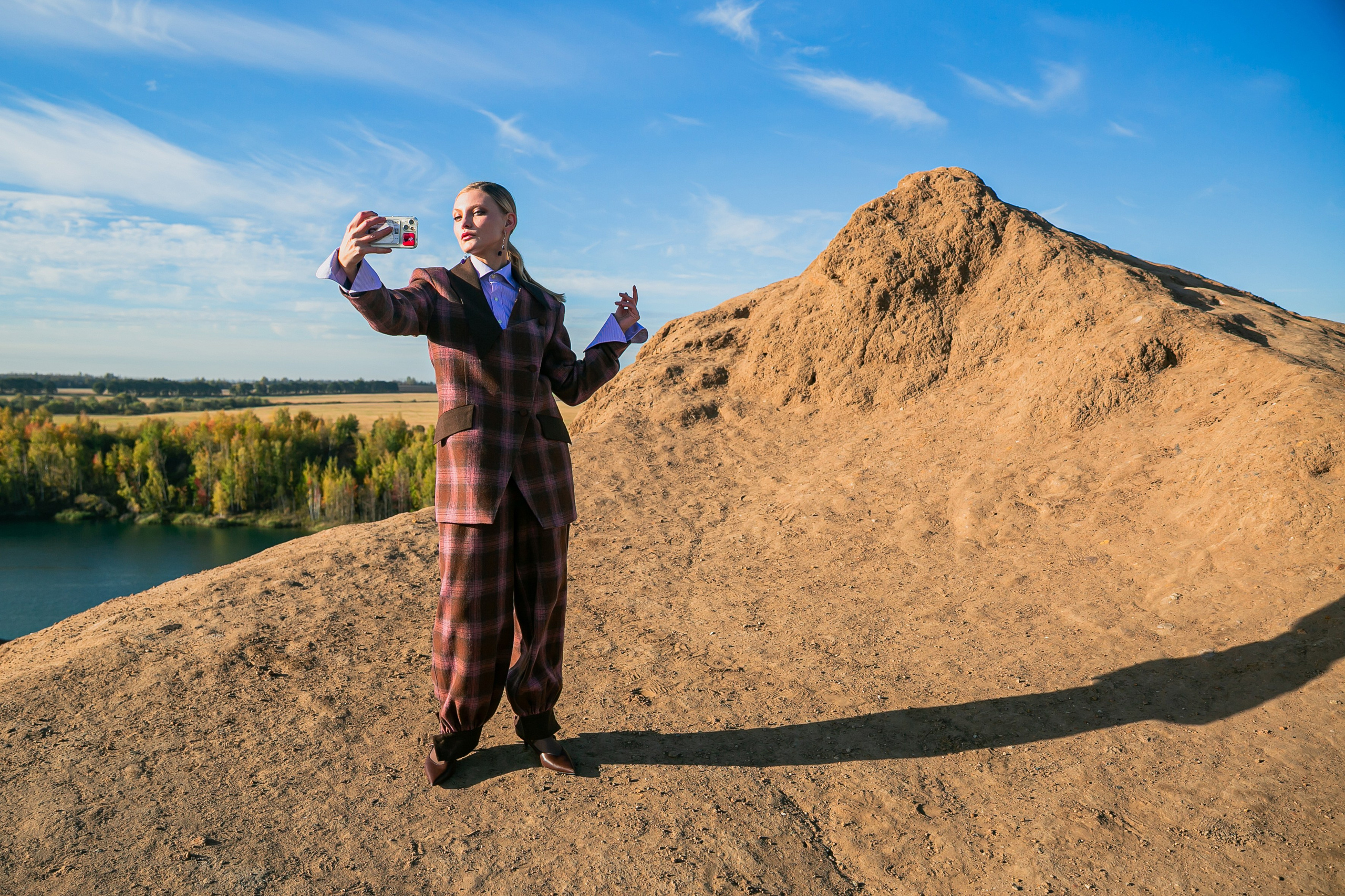 LOOKBOOK Autumn 2025 for AMUNESTIC. АННА ВЕРСО / ANNA VERSO | Визуальный художник / Visual artist