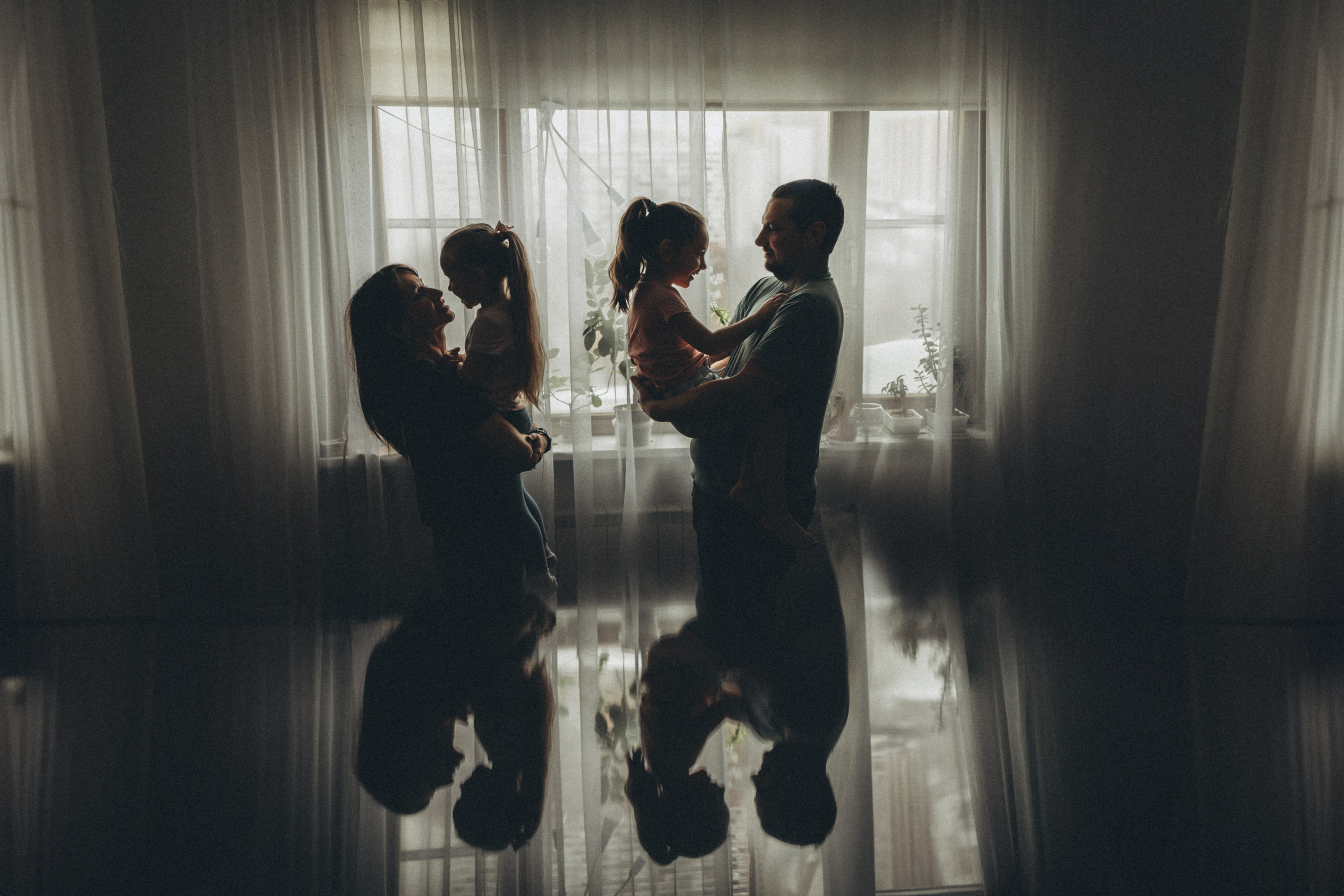 Уютная домашняя фотосессия Любы Димы Веры и Алины. Детский, семейный и ньюборн фотограф в Москве Юлия Шуарт