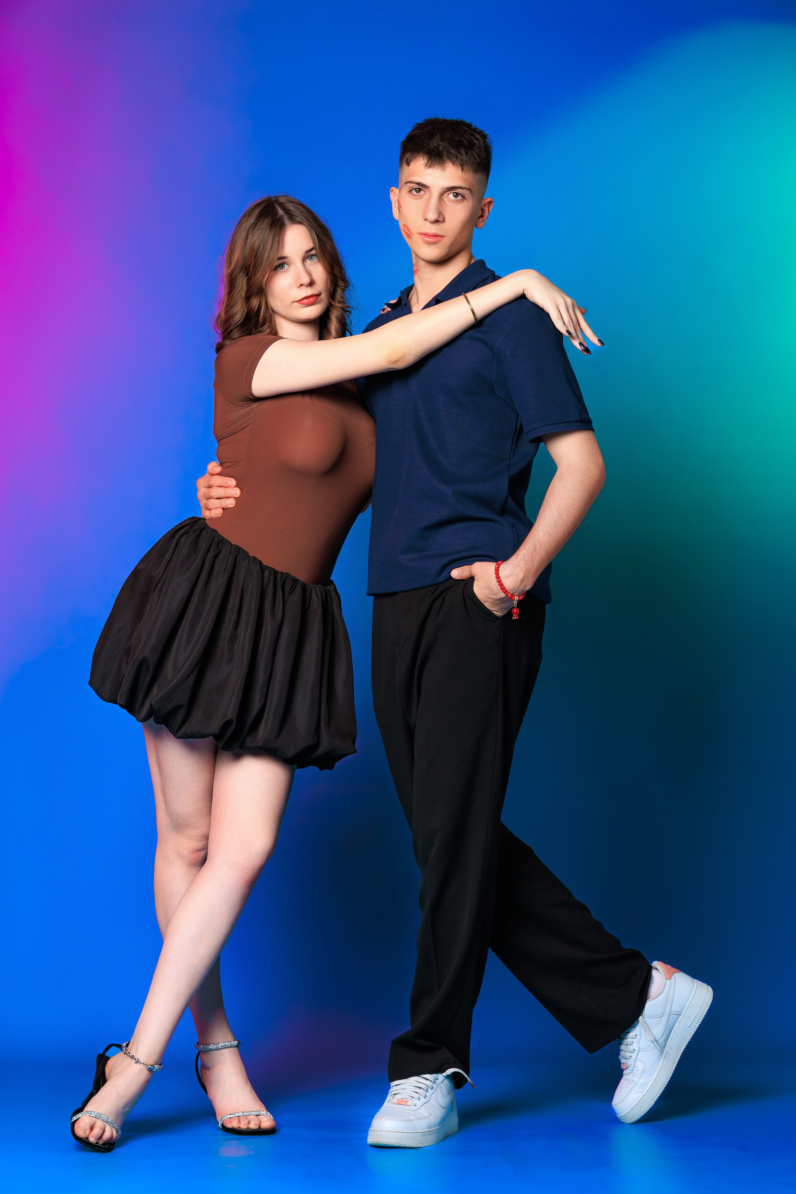 Смотреть фотки в фотостудии. Выпускные альбомы Геленджик, Новороссийск, Краснодар, Туапсе