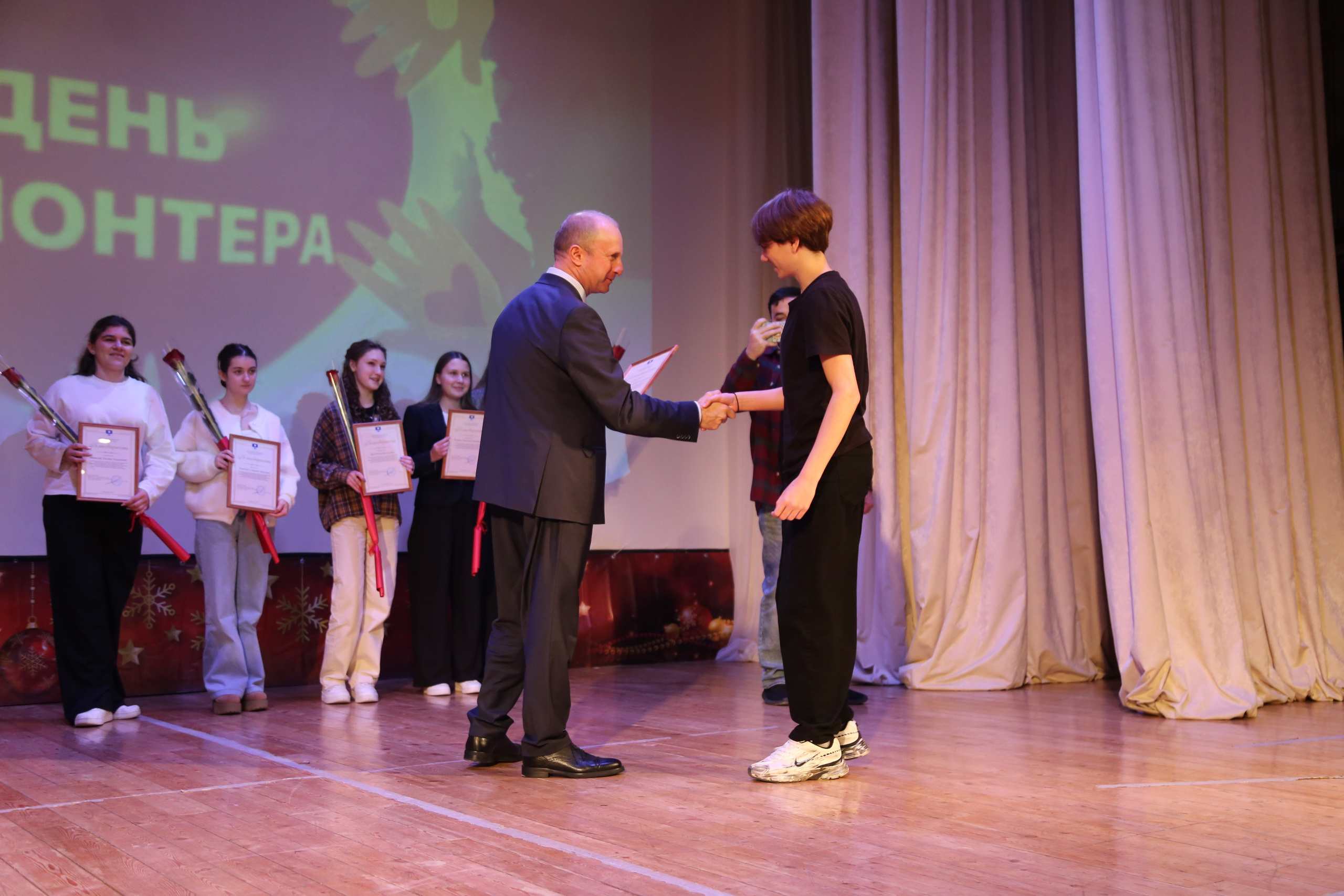 День Волонтёра. Жизнь курорта Кабардинка в фотографиях