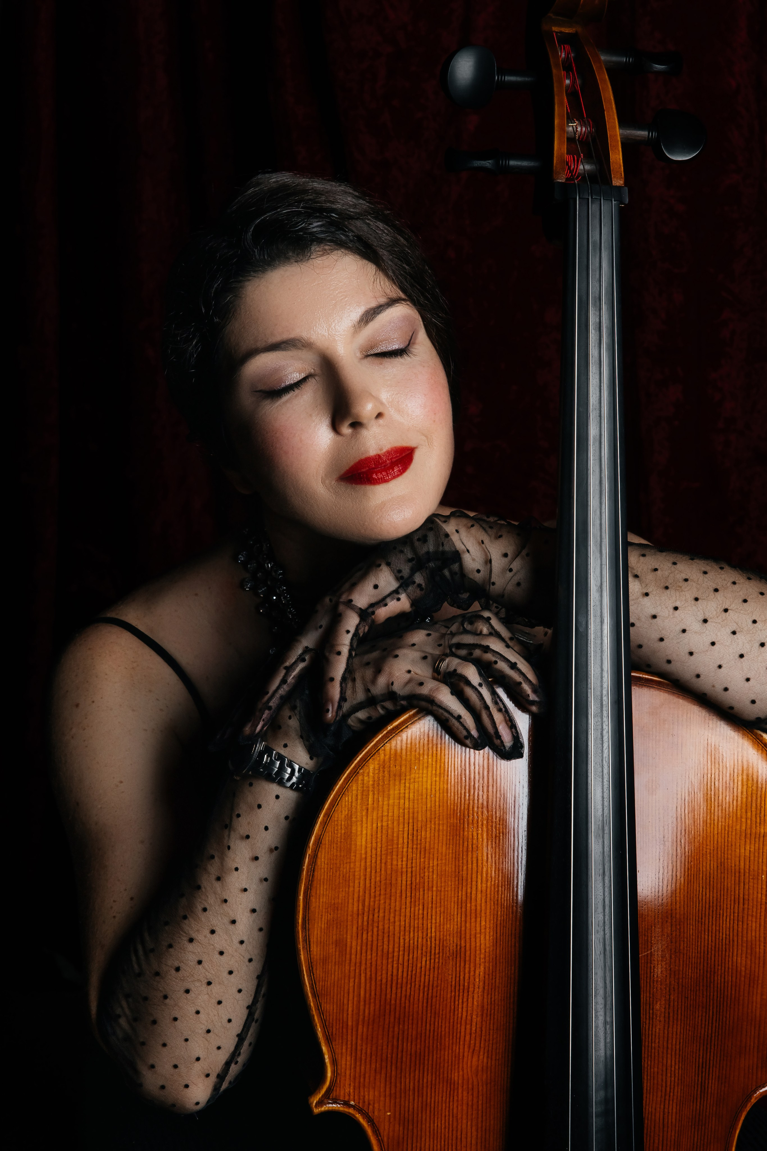 Content. Коммерческий фотограф, ретушёр Анастасия Пачина