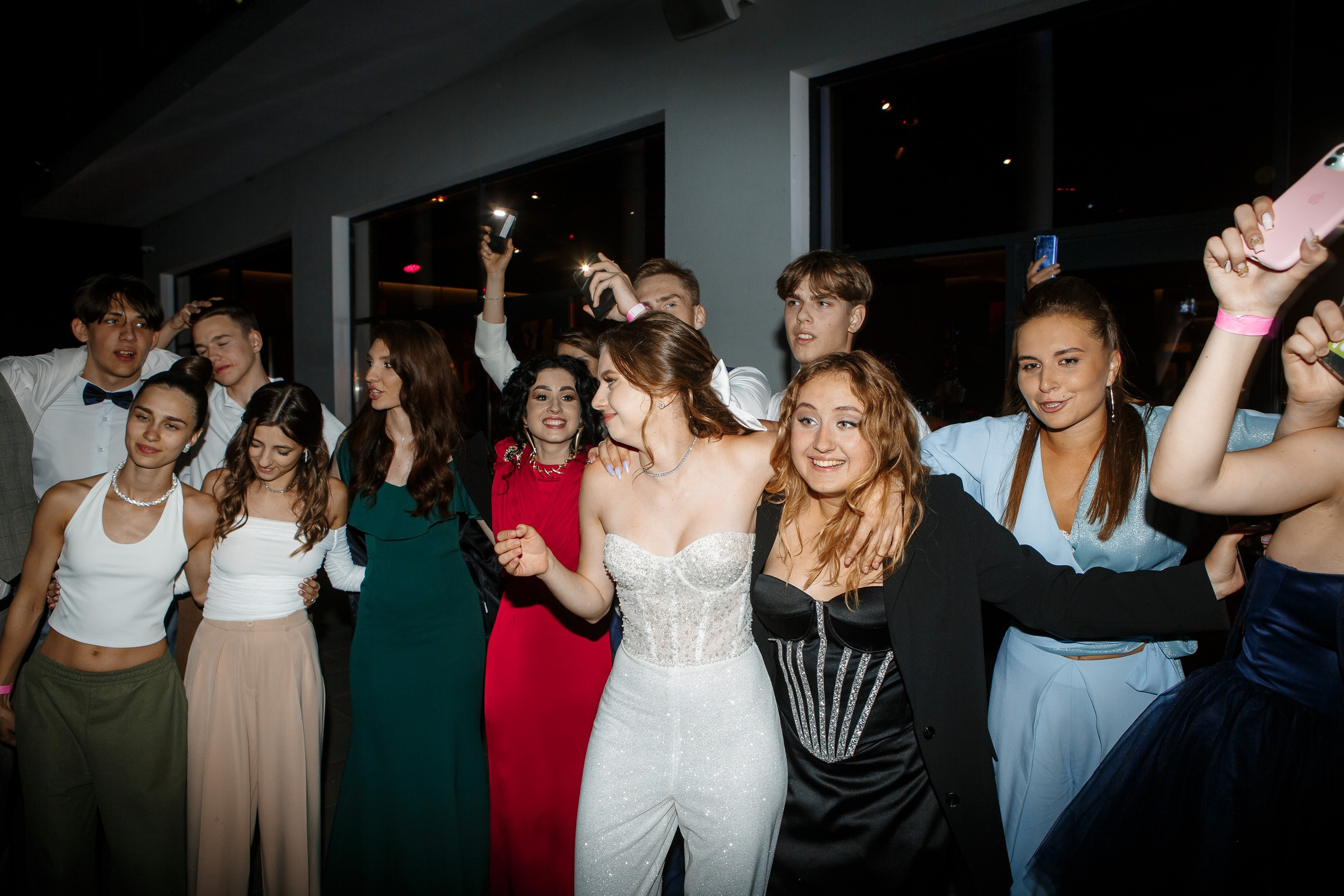 Выпускной Гимназия 12 2024 OpenHouse. Свадебный и портретный Фотограф в Липецке Дмитрий Котюков