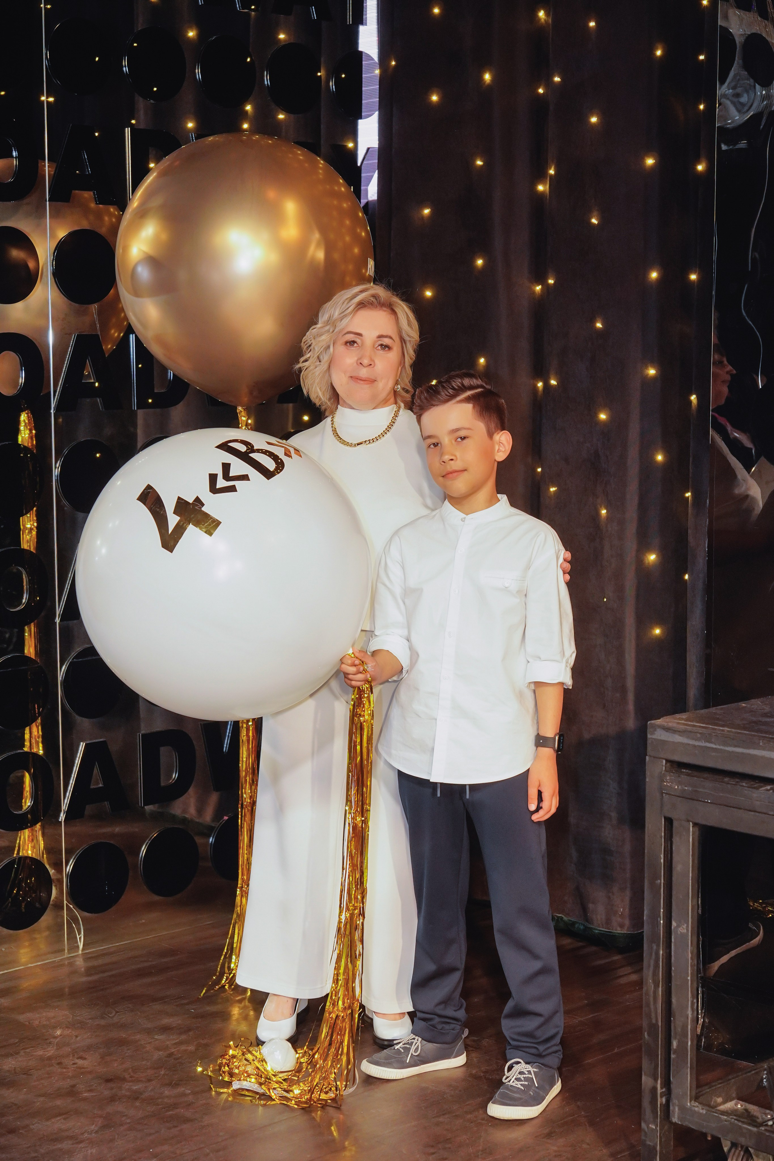 Выпускной. Занимаюсь профессиональной фотографией и живу рядом с Байкалом. Работаю в разных жанрах