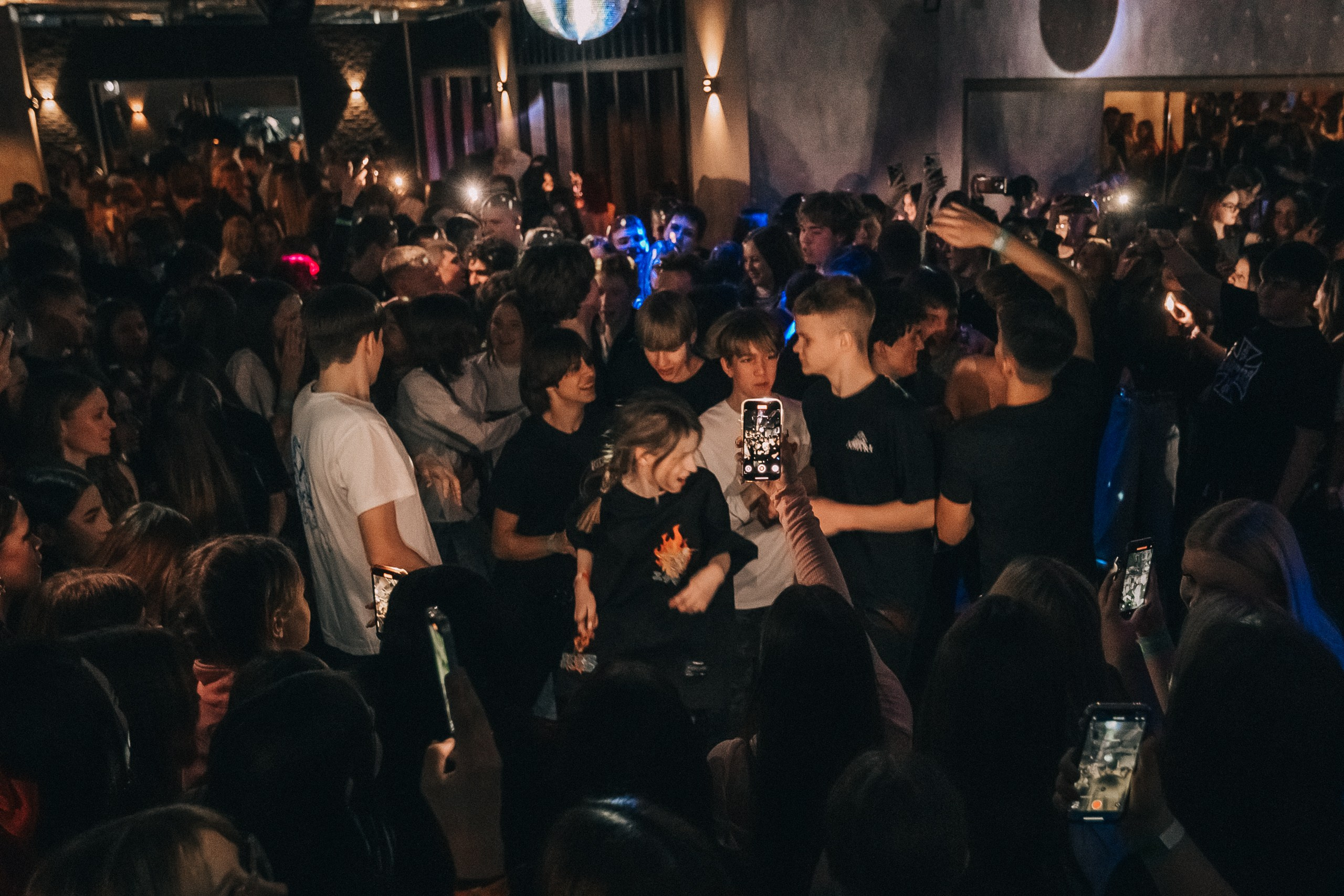 8 MARCH WOMENS DAY PARTY. Фотограф в Кемерово Владислав Шульц