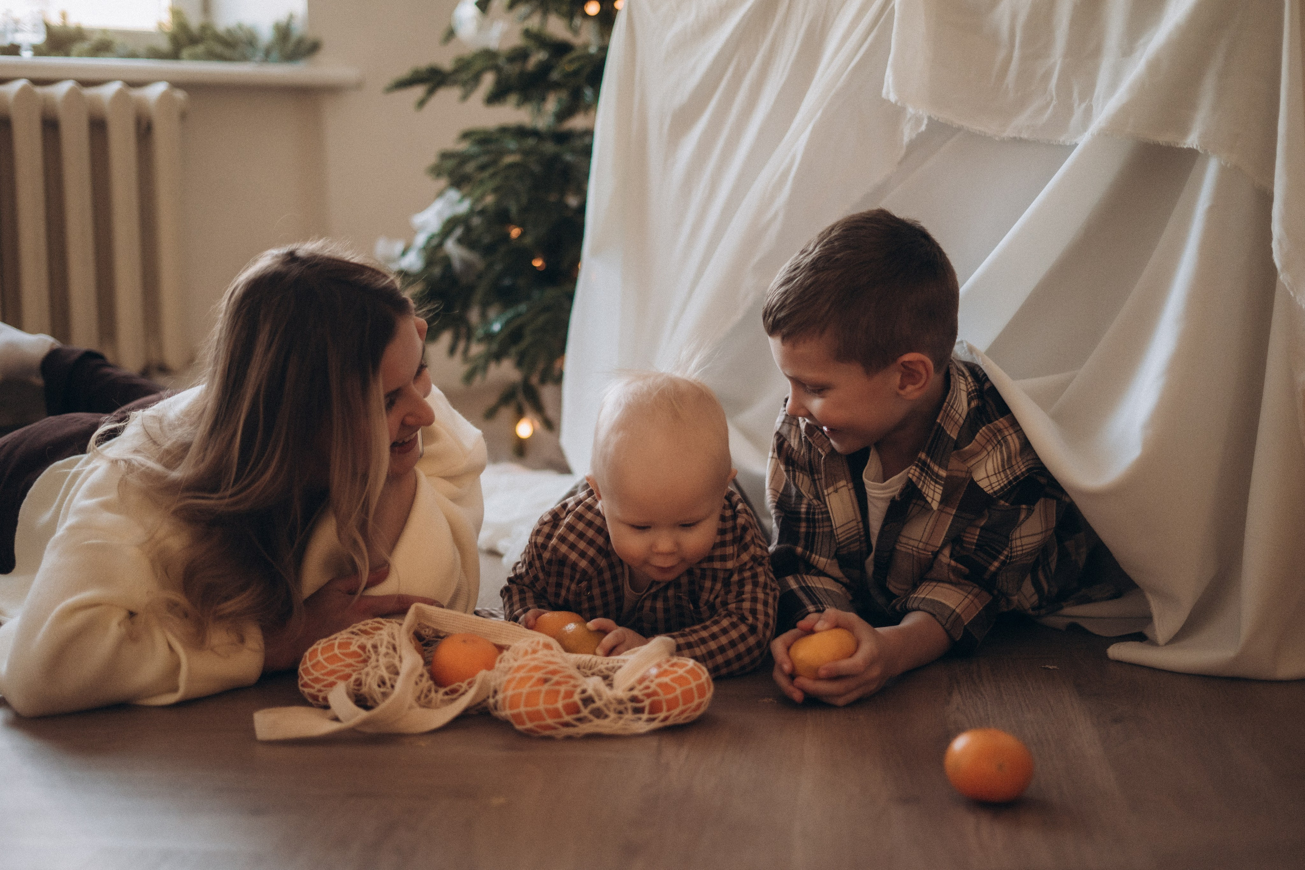 Мария с детьми. Главная