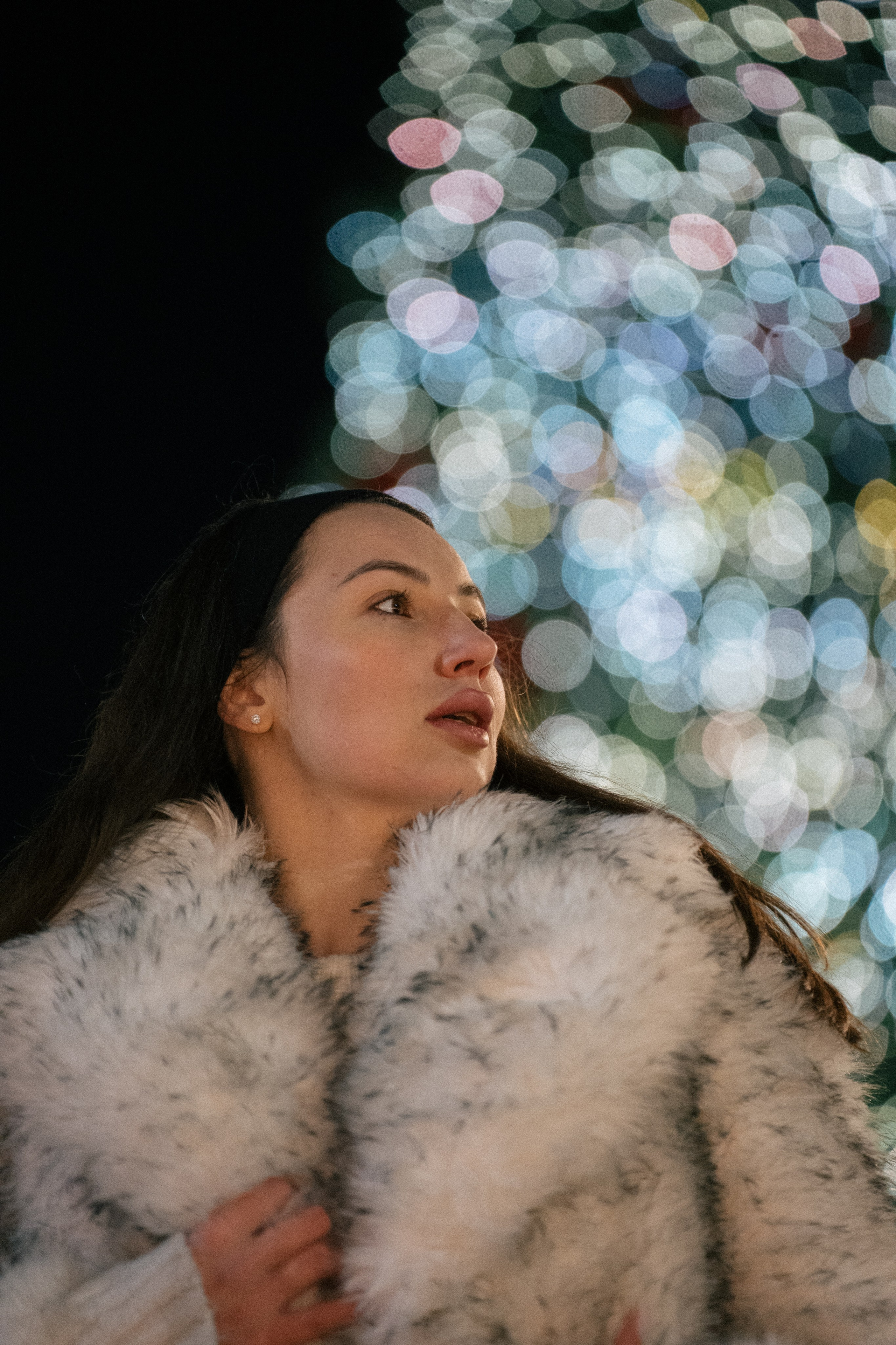 ПРОГУЛКА НА МАНЕЖНОЙ ПЛОЩАДИ ДЛЯ ДЕВУШКИ ПЕРЕД НОВЫМ ГОДОМ (НОВОГОДНЯЯ ФОТОСЕССИИЯ НА МАНЕЖНОЙ ПЛОЩАДИ). Профессиональный фотограф, Санкт-Петербург — Виктория Богомолова