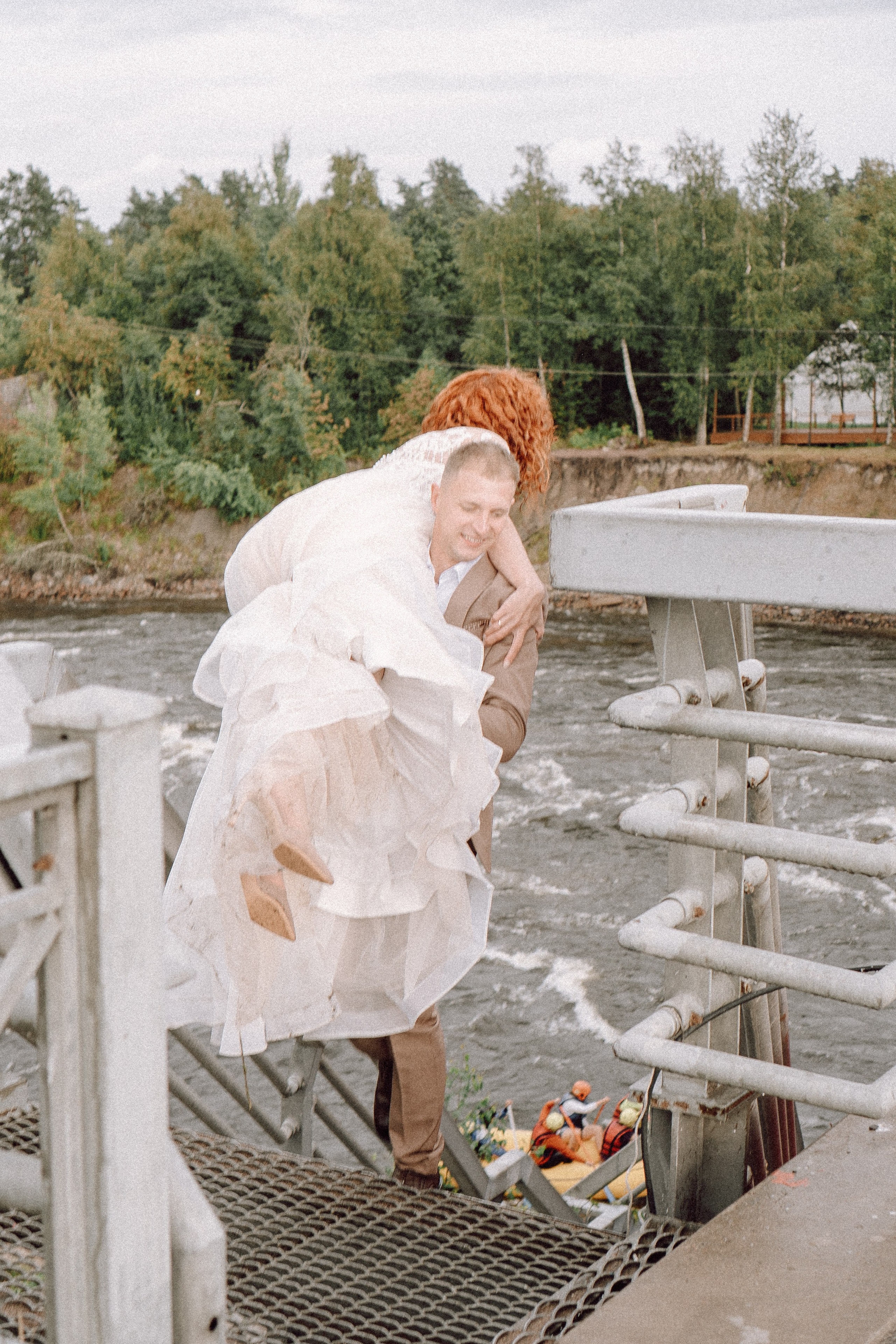 СВАДЕБНАЯ ФОТОСЕССИИЯ ПАРЫ В ГОРОДЕ ПРИОЗЕРСК В СОСНОВОМ ЛЕСУ И С ПИКАПОМ. Профессиональный фотограф, Санкт-Петербург — Виктория Богомолова