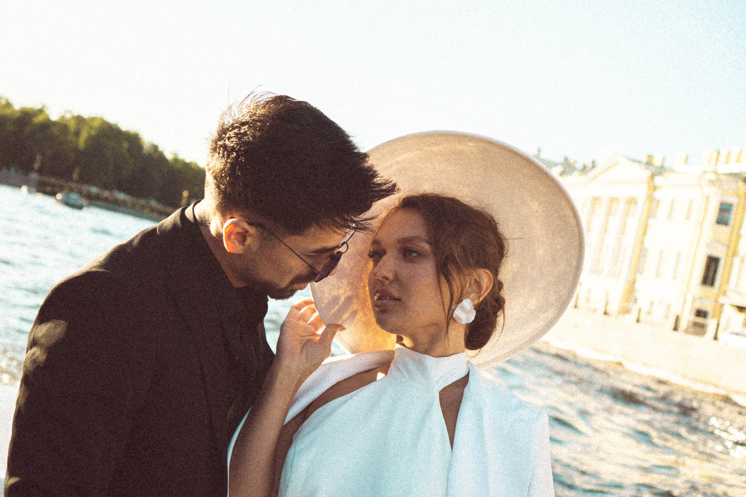 СВАДЕНБНАЯ СЬЕМКА НА КАТЕРЕ ПО КАНАЛАМ САНКТ-ПЕТЕРБУРГА И В АКВАТОРИИ НЕВЫ. Профессиональный фотограф, Санкт-Петербург — Виктория Богомолова