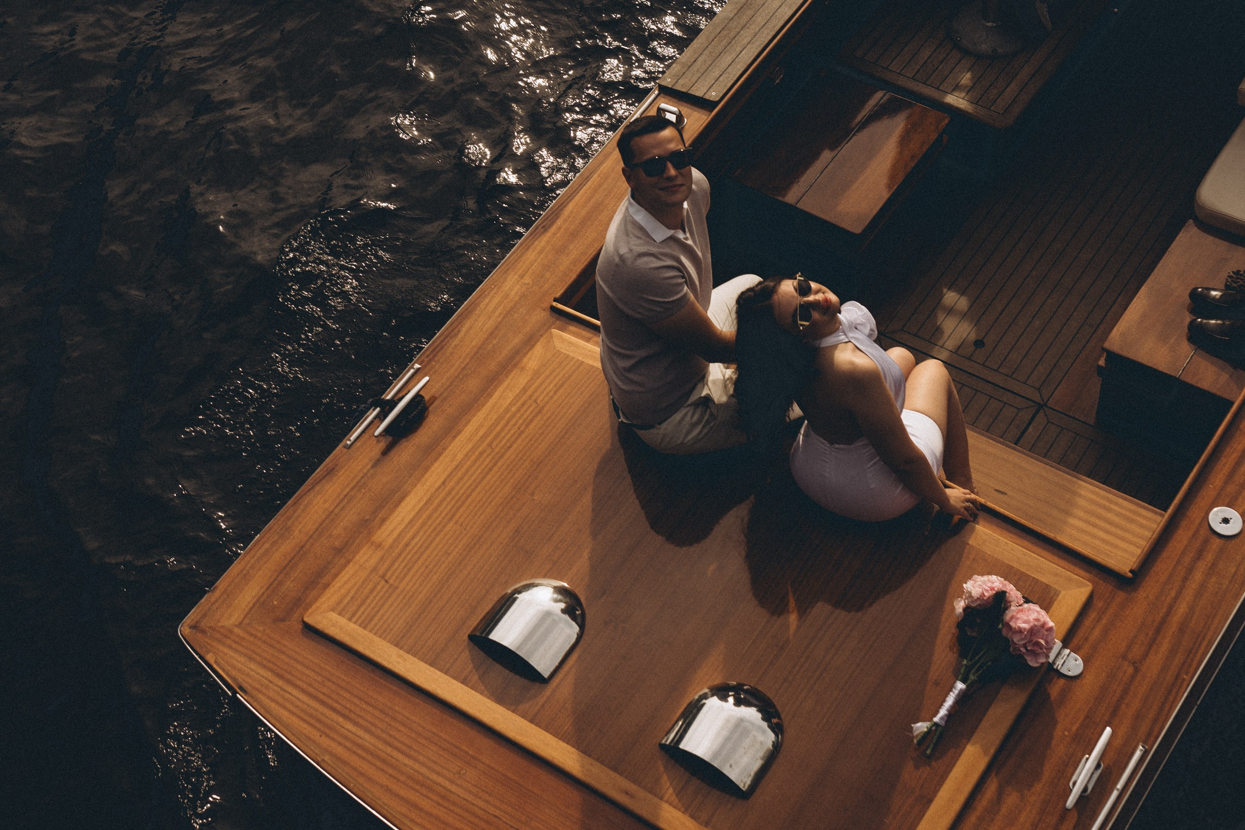 СВАДЕНБНАЯ СЬЕМКА НА КАТЕРЕ ПО КАНАЛАМ САНКТ-ПЕТЕРБУРГА И В АКВАТОРИИ НЕВЫ. Профессиональный фотограф, Санкт-Петербург — Виктория Богомолова