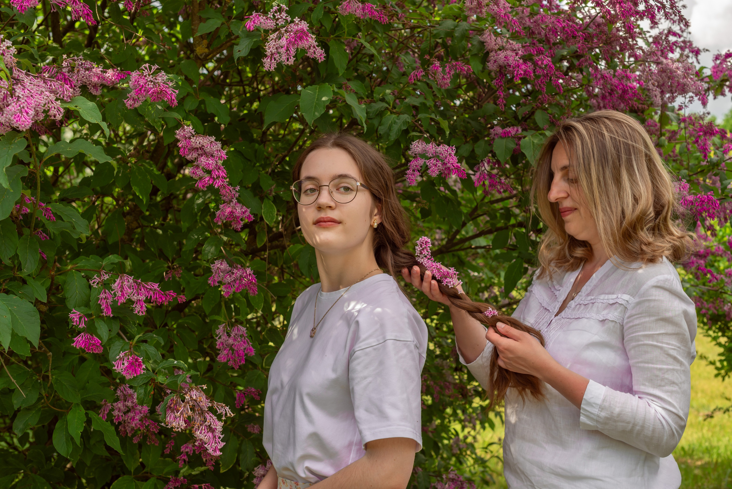 Мама и дочь в Лошицком парке. Фотограф Крещения и Венчания. Минск и другие города. Почтенная Наташа