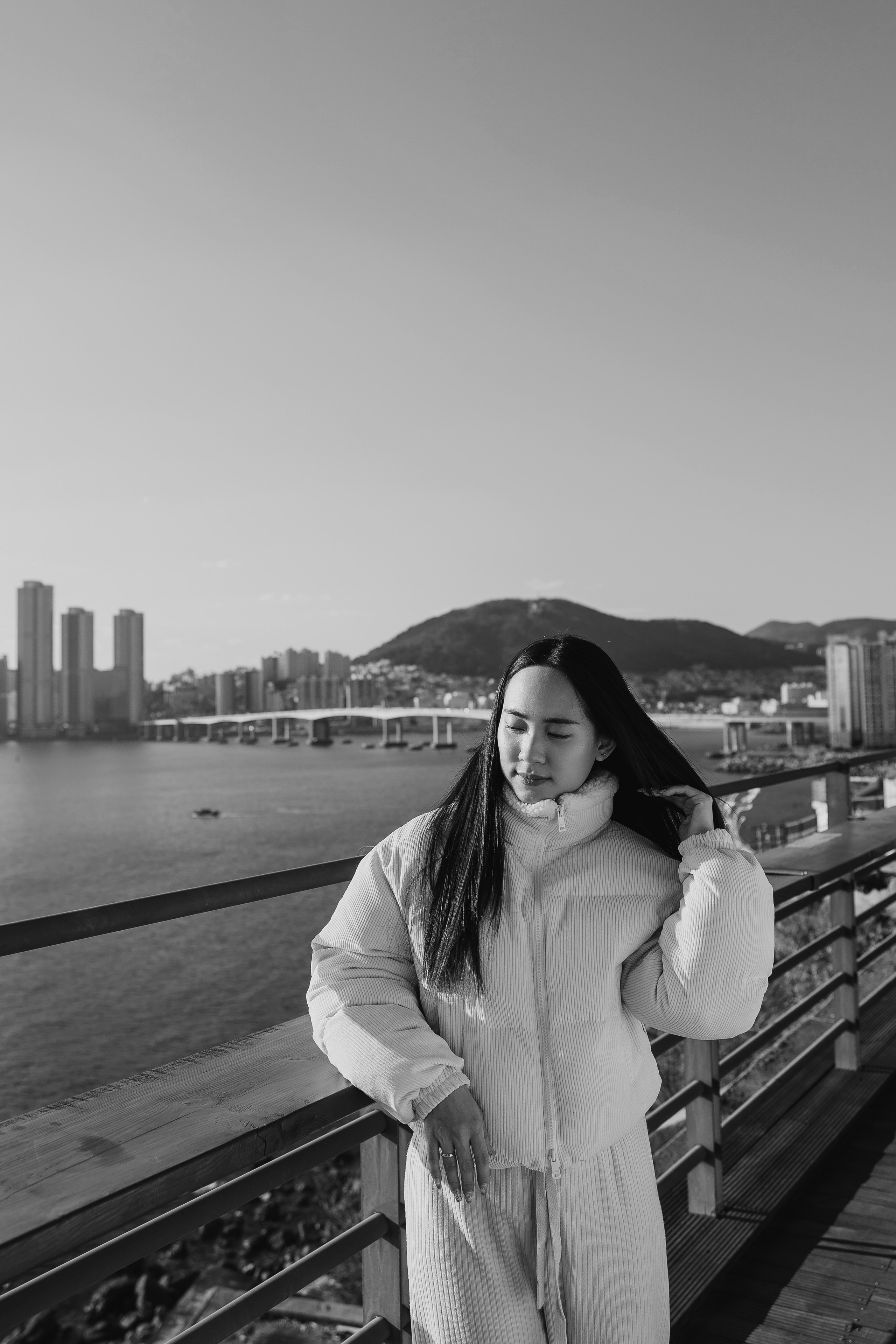 Семейная прогулка в Пусане. Зимняя фотопрогулка по Пусану. Фотопрогулка в Пусане. Семейная прогулочная фотоссесия. Фотосессии в Пусане. Фотоссесии в Корее. Фотограф Пусан. Какую одежду выбрать для фотосессии зимой. 