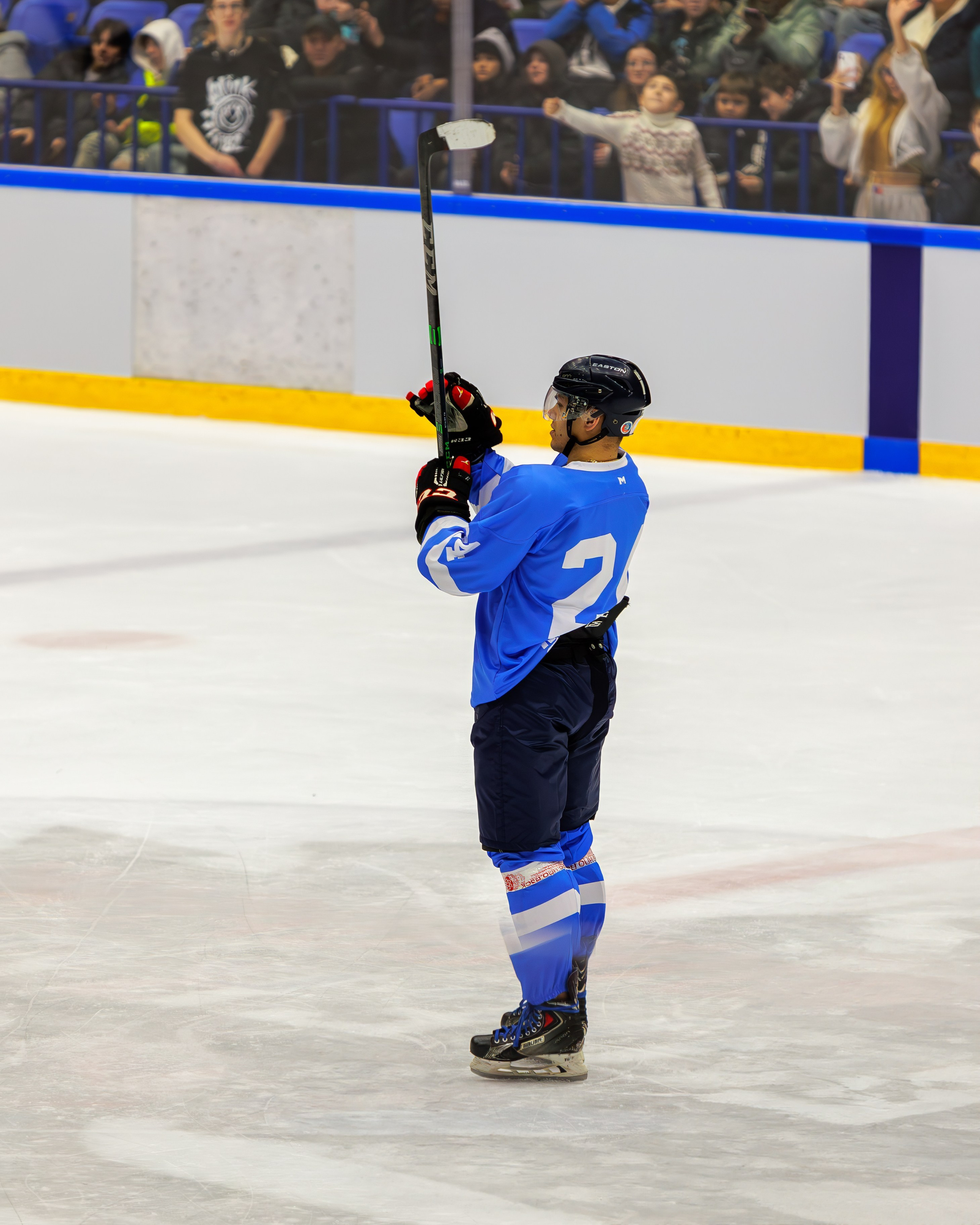 Первый матч Легенд в 2025 году. Выпускные альбомы и школьный фотограф в Подольске, Троицке, Щербинке, Москве и Московской области