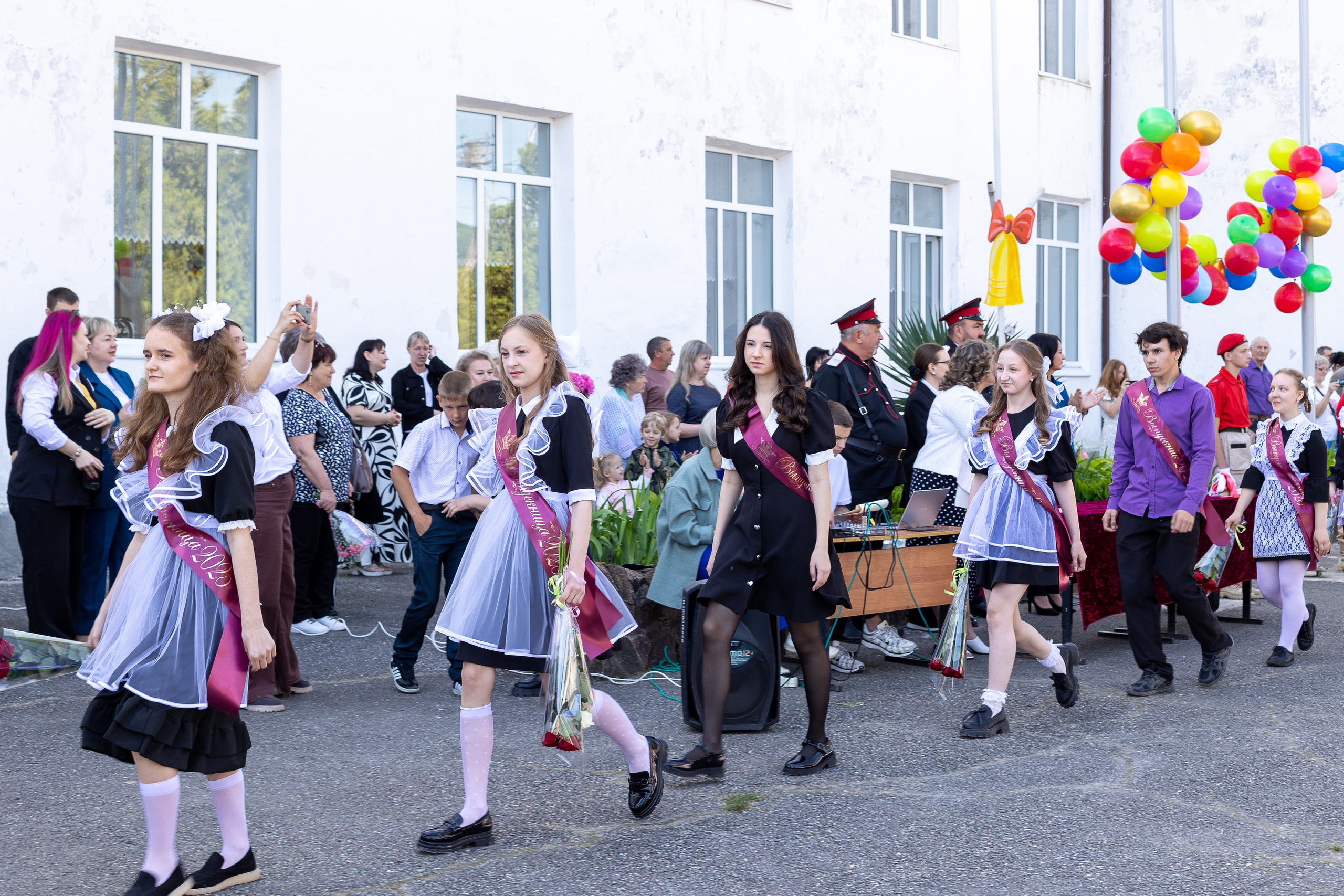 Последний звонок. Выпускные альбомы Майкоп, Краснодар Елена Золотарева