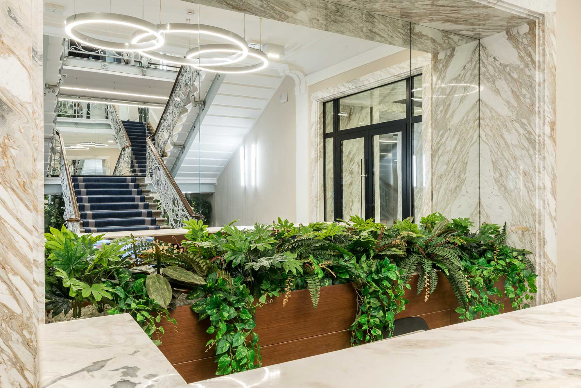 Озеленение бизнес-центра. Интерьерный фотограф в Москве Михаил Дереча