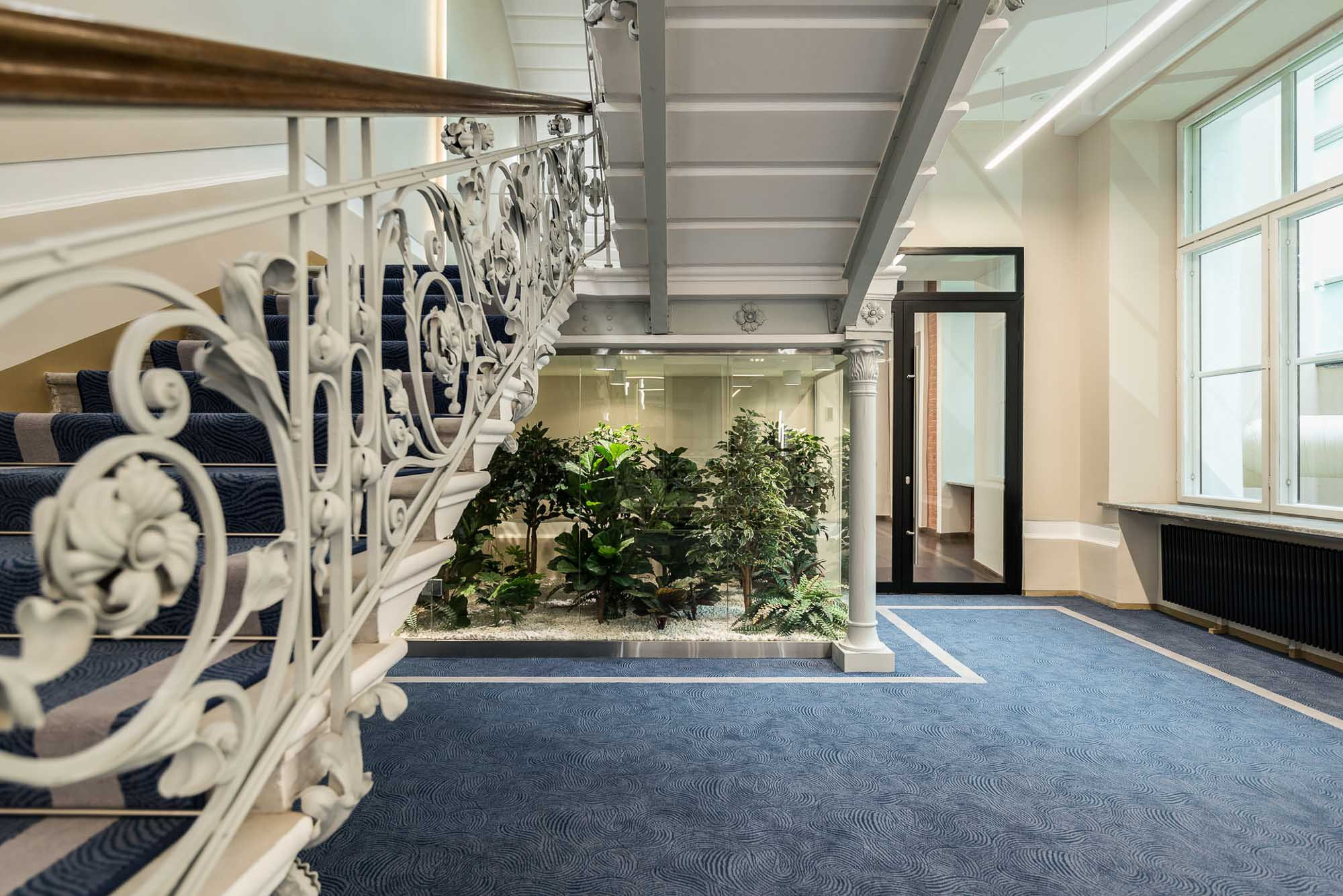 Озеленение бизнес-центра. Интерьерный фотограф в Москве Михаил Дереча