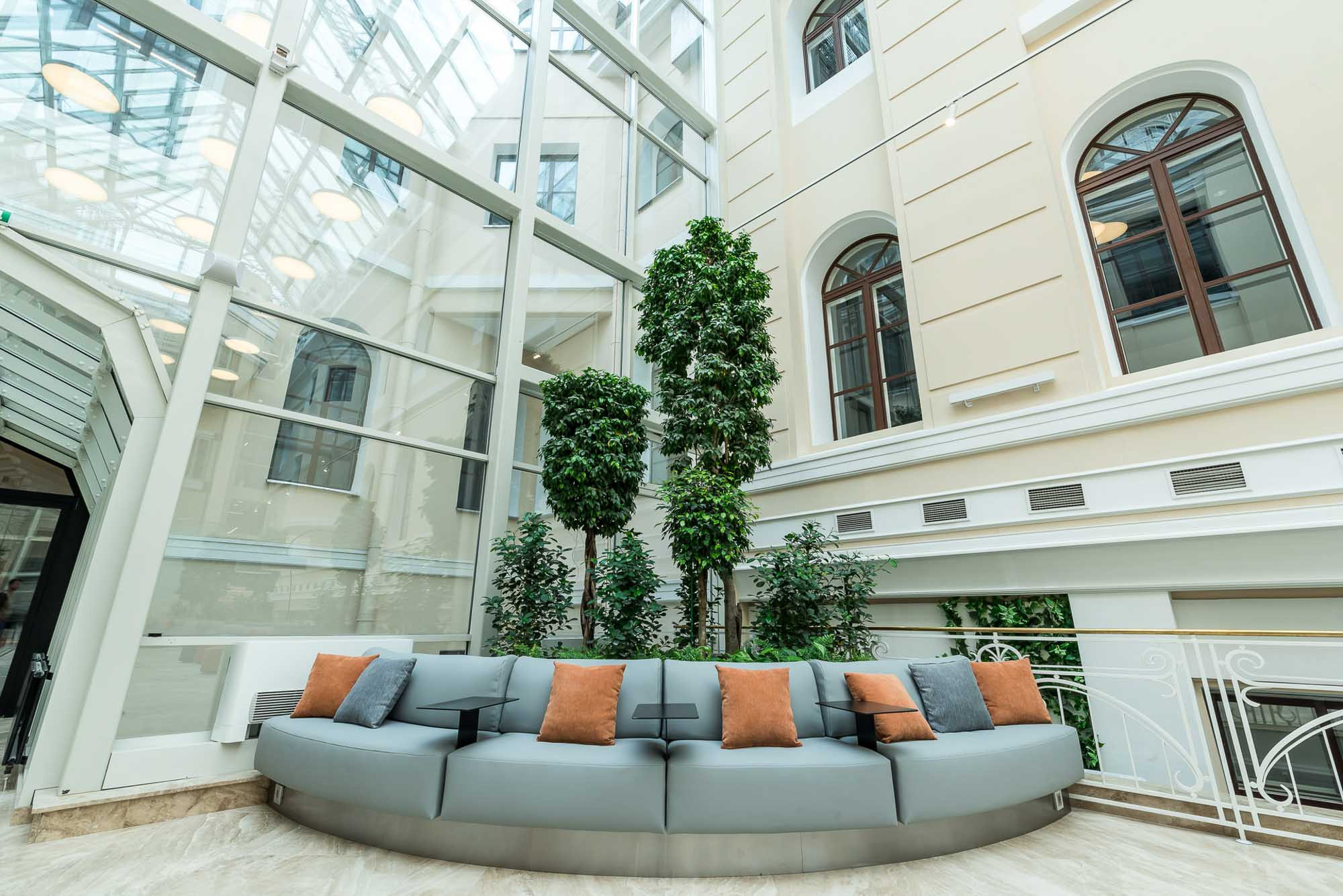 Озеленение бизнес-центра. Интерьерный фотограф в Москве Михаил Дереча