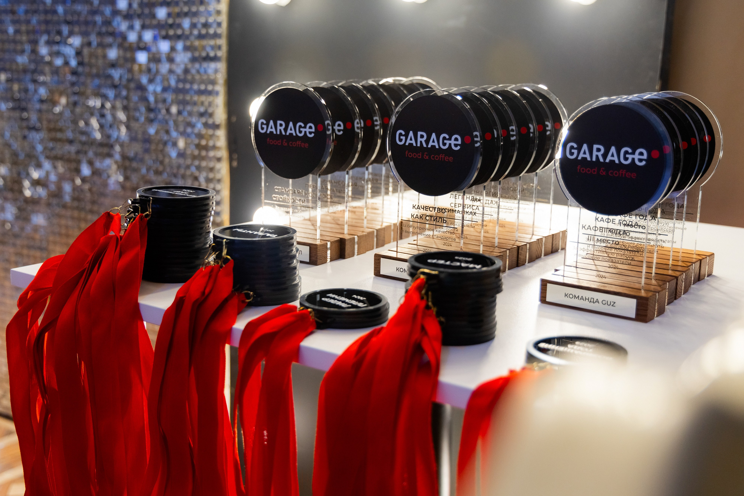 Корпоративная фотосъемка для кафе GARAGE | Новый год 2025 | Минск. Свадебный фотограф в Минске/Беларуси Сергей Спиридонов