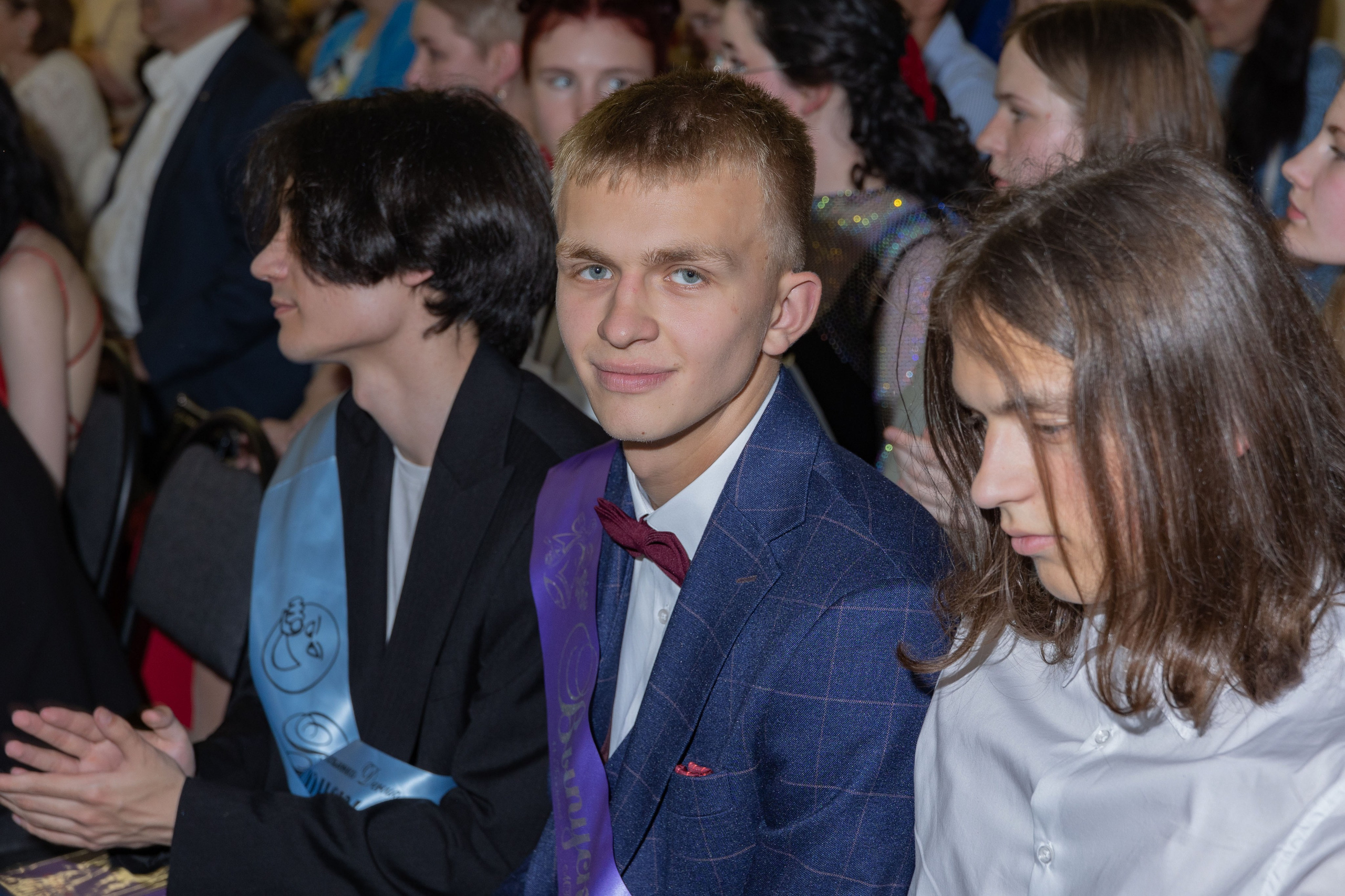 Выпускной вечер в школе № 58. Выпускные альбомы во Владивостоке