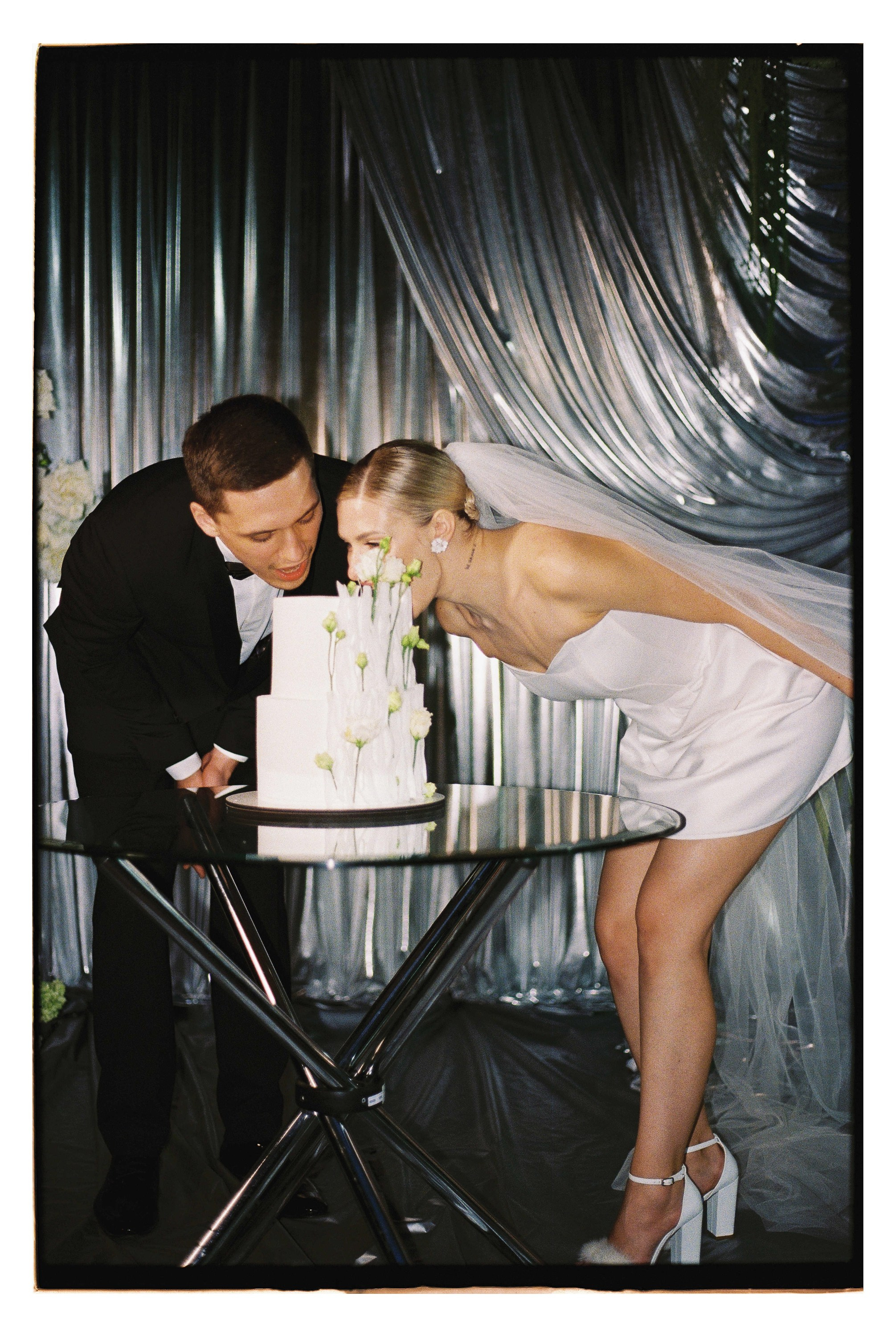 Love is all Around. Сентиментальная свадебная фотография