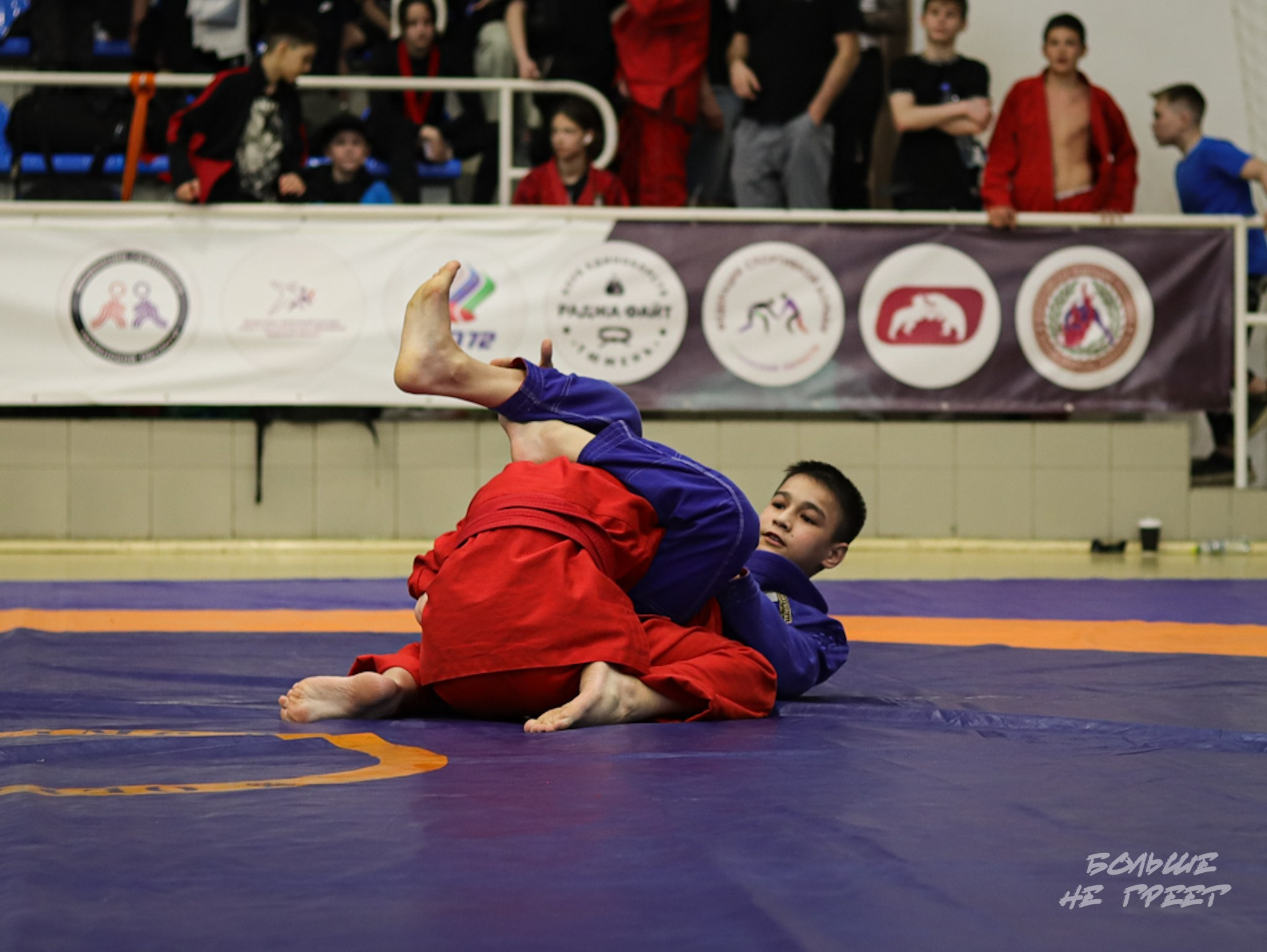 ПЕРВЕНСТВО УРФО ПО СПОРТИВНОЙ БОРЬБЕ ГРЭППЛИНГ И ГРЭППЛИНГ-ГИ. Больше не греет