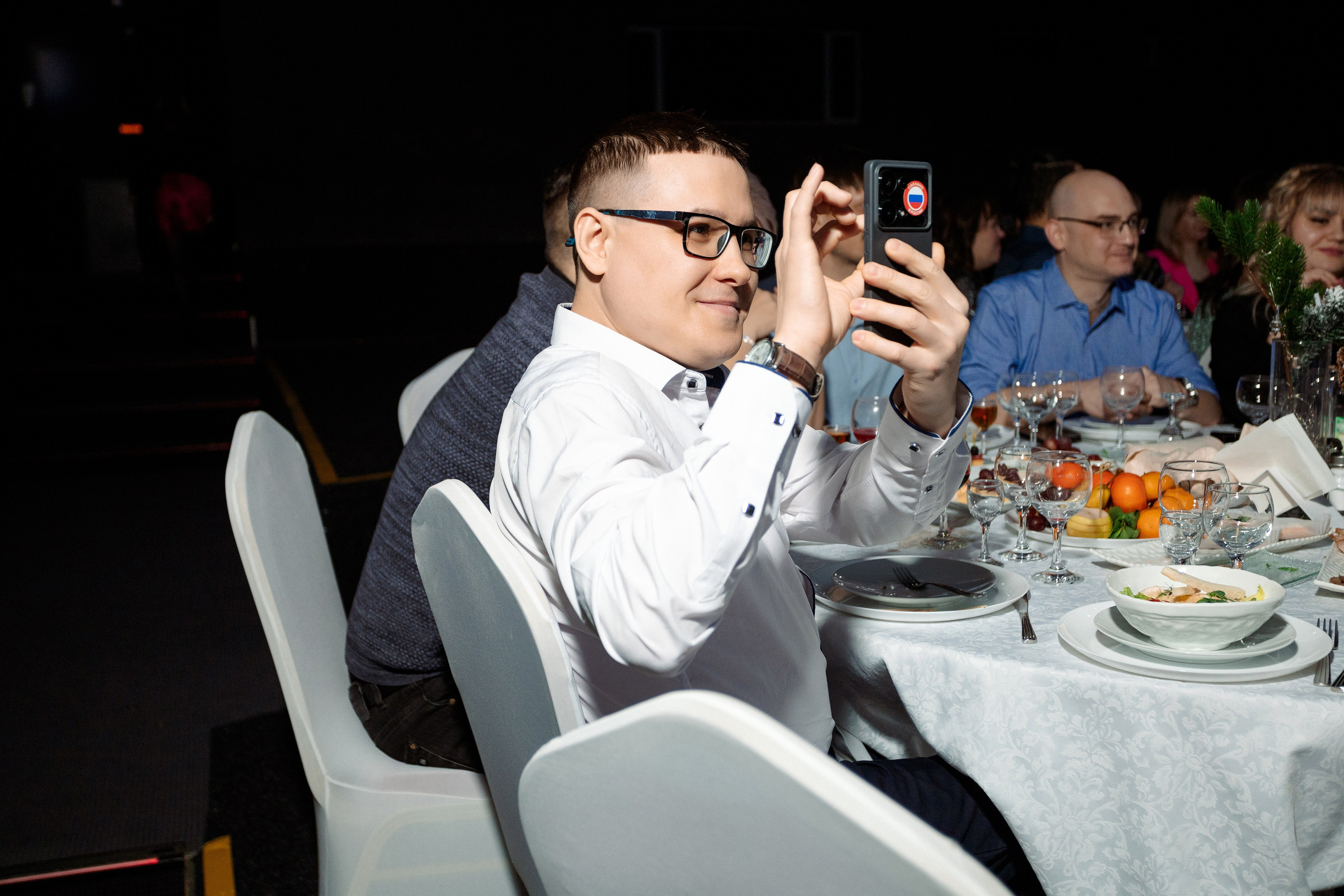 РЕПОРТАЖ: НОВЫЙ ГОД В ДК МЕТАЛЛУРГ. Профессиональный фотограф в Ижевске Леша Петров