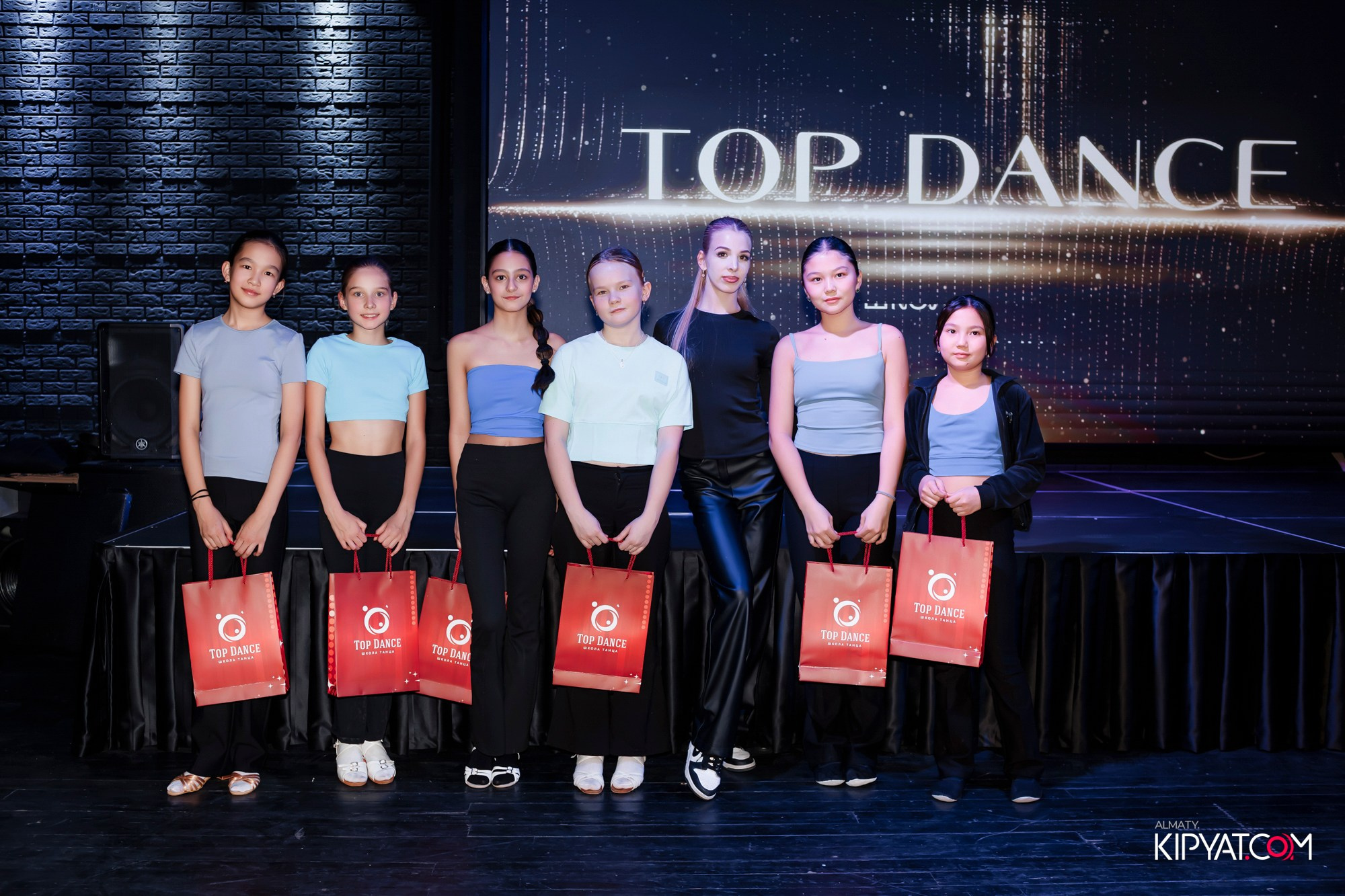 НОВОГОДНИЙ КОНЦЕРТ ШКОЛЫ ТАНЦА TOP DANCE. КИПЯТКОМ АЛМАТЫ! Фотосъемка мероприятий в Алматы