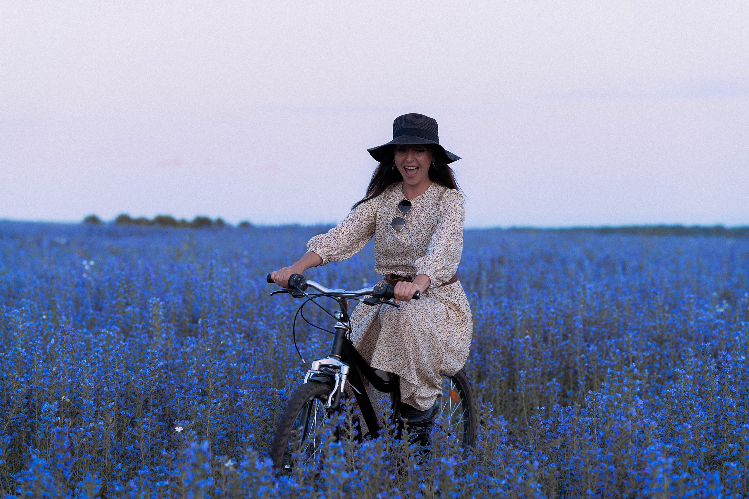 Сквозь цветы. Индивидуальный фотограф в Красноярске