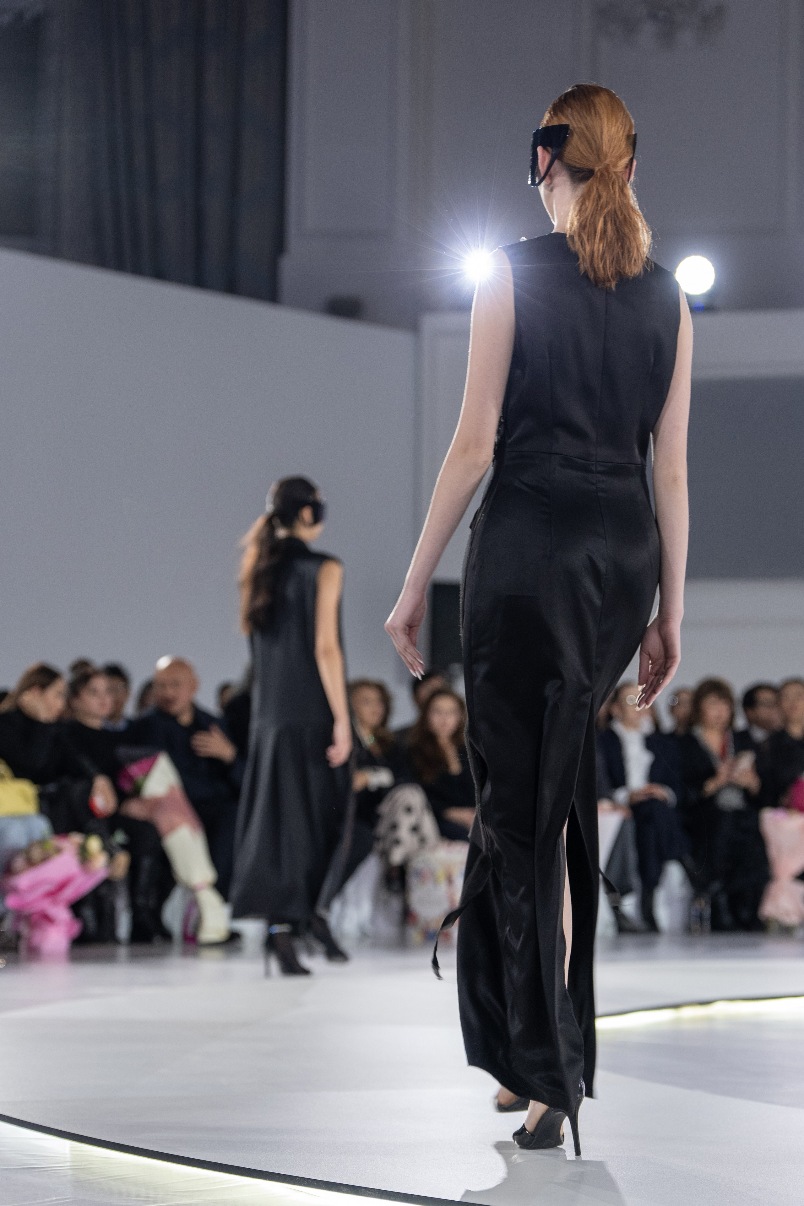 Дизайнер Alexey Czhen. Сайт Алматинского НЮ АРТ, будуар и фэшн фотографа Дениса Карпенко