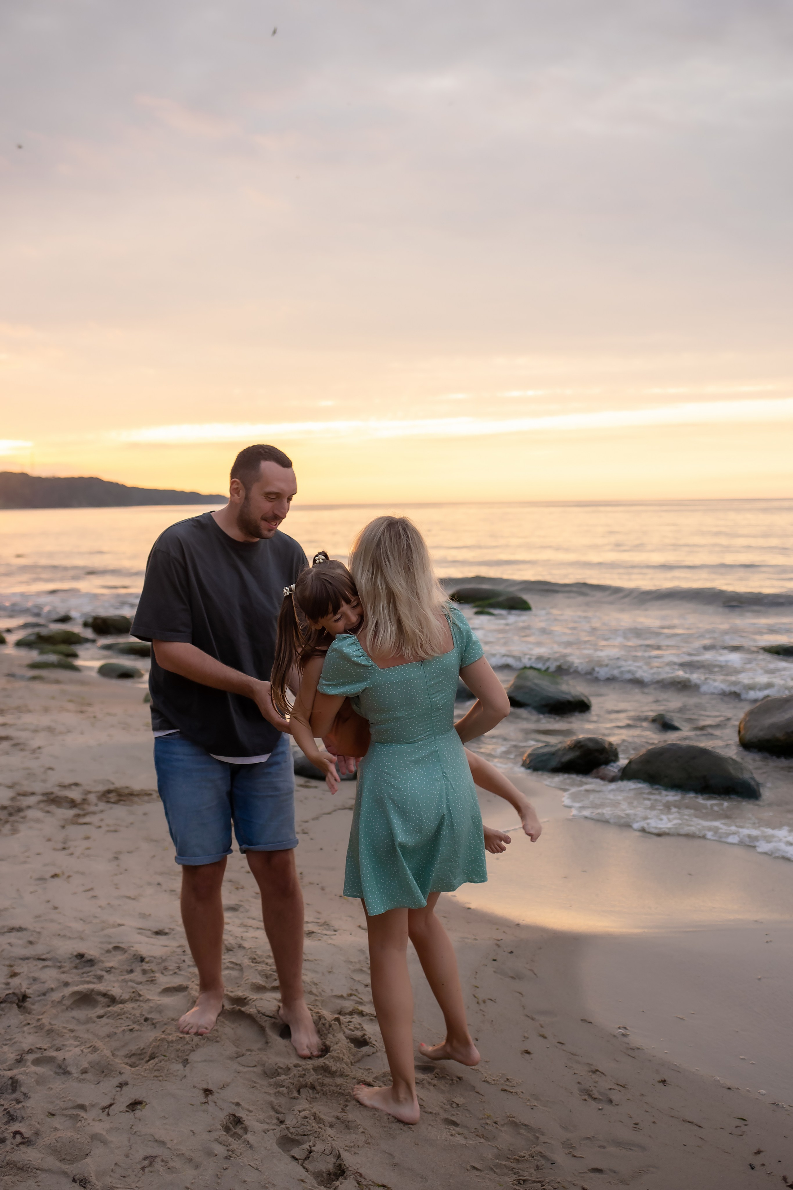 Есеня, Леня и Аня. Закат в Куликово. Фотограф в Калининграде Решетникова Алина