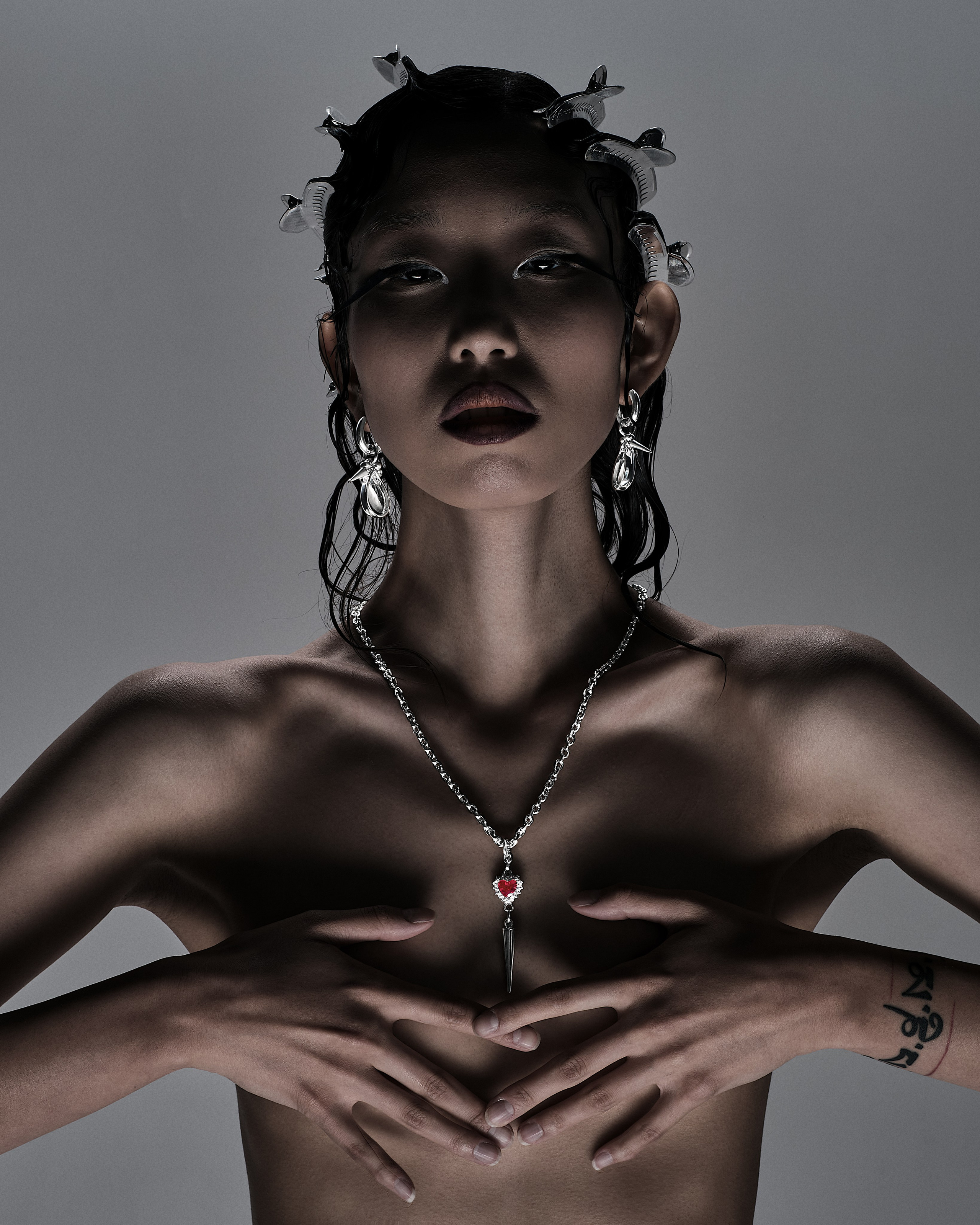 RUSHEV. Студийный фотограф в Москве Илья Сухов