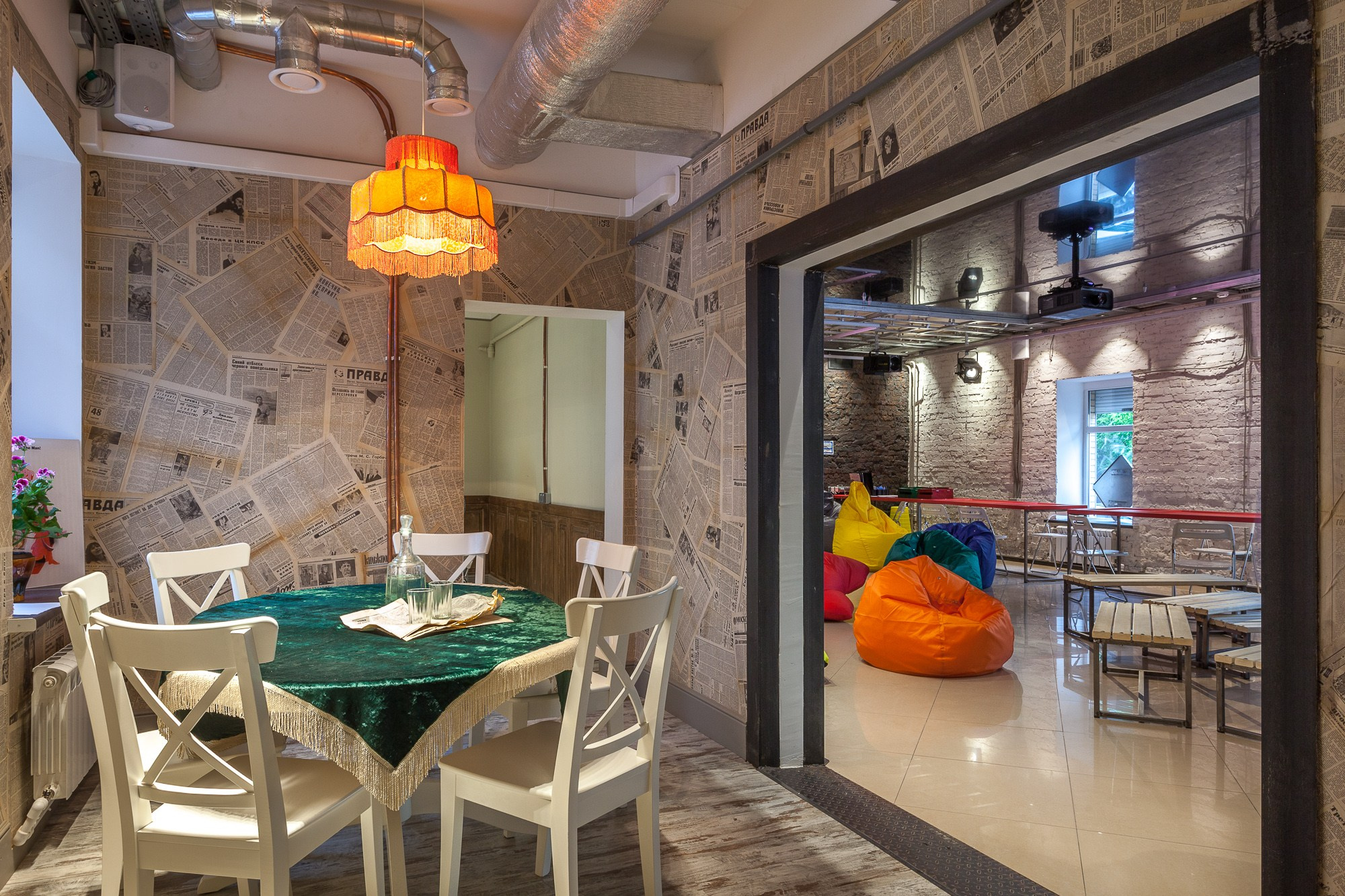 ОФИС АГЕНСТВА НА ЯУЗСКОЙ                                                             Архитектура: Зайцев С.                                                                                Дизайн: Работнов А.   