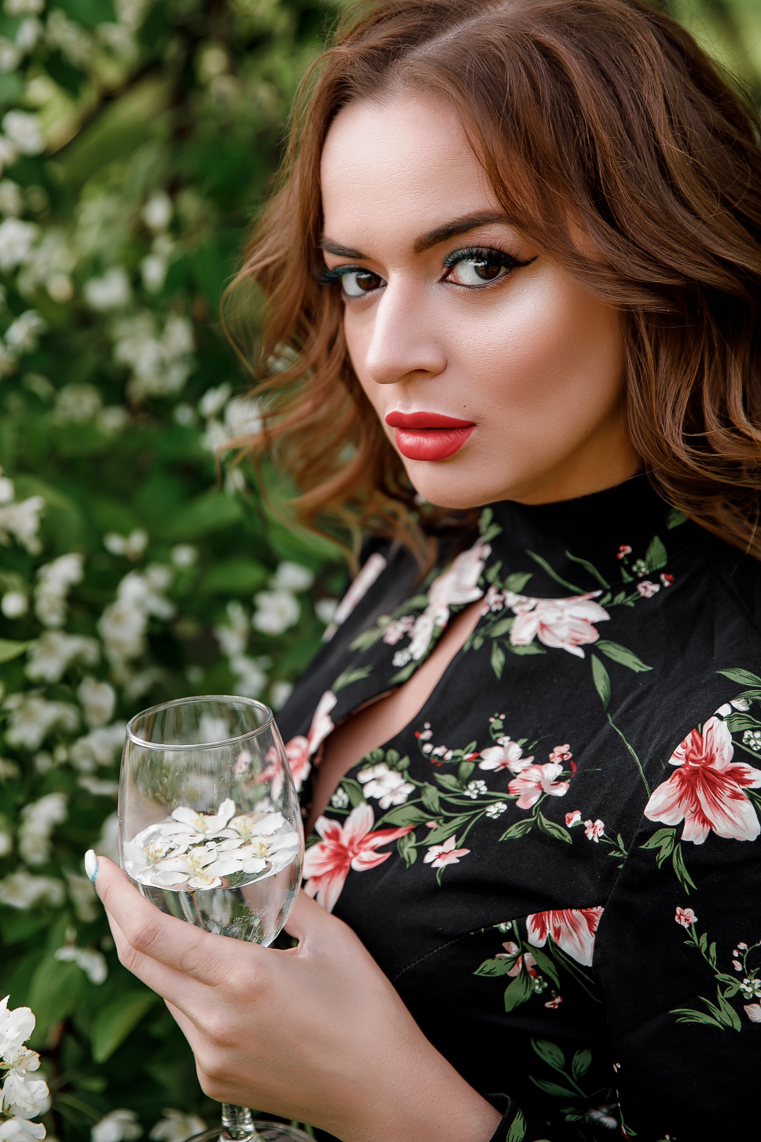 Фотосессия в яблонях. Свадебный фотограф в новокузнецке