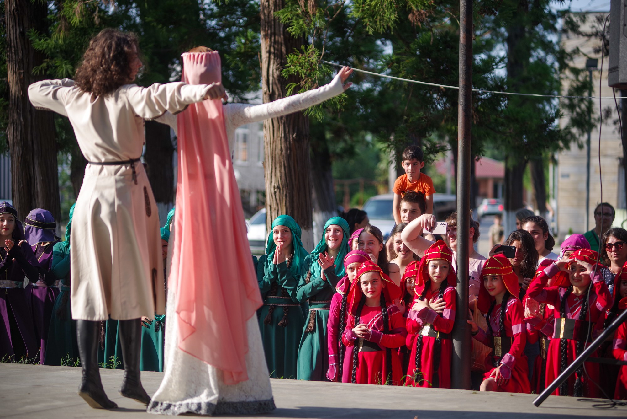 Грузинский танец. Портретный фотограф Денис Милютин
