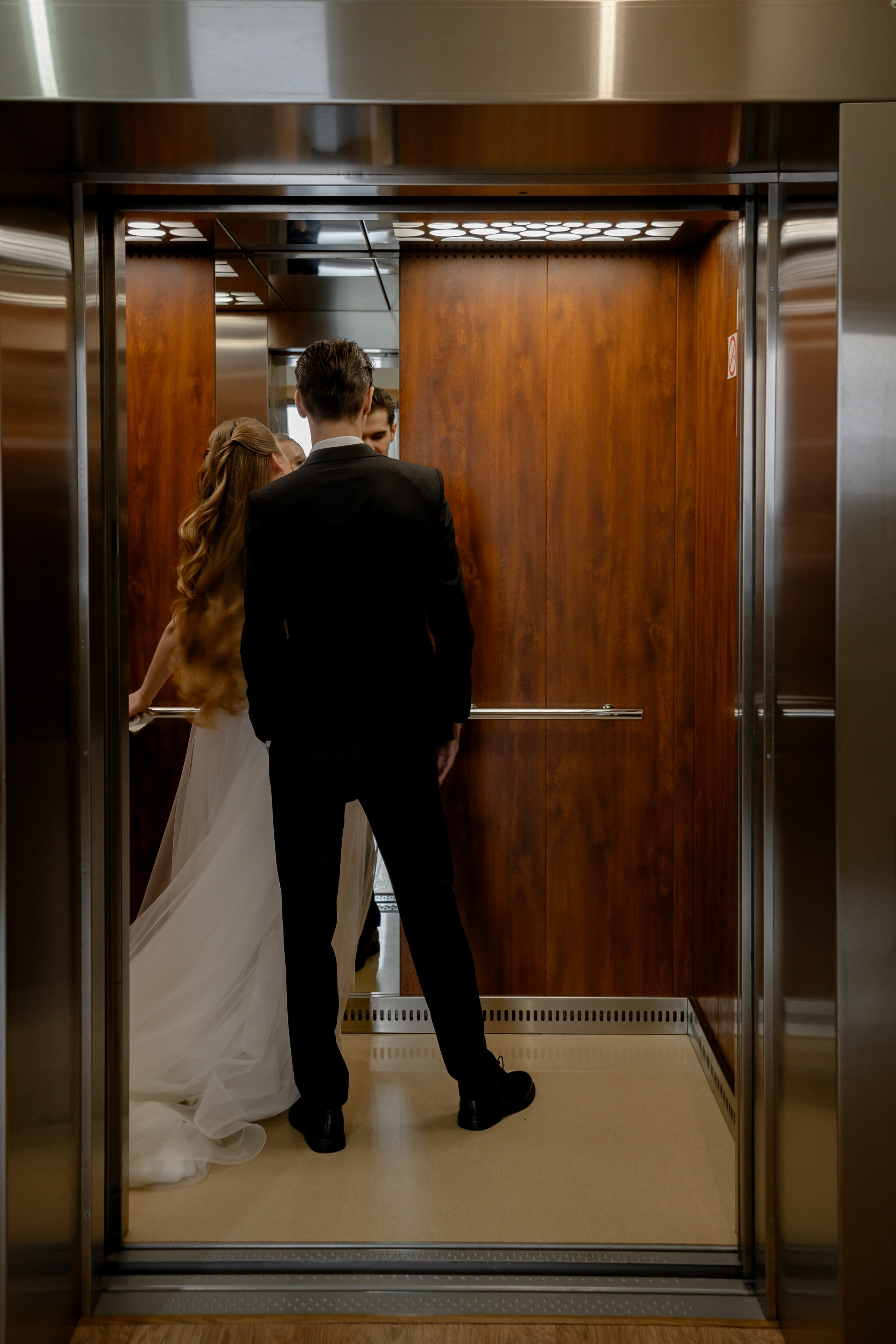 СВАДЕБНАЯ СЬЕМКА СБОРОВ В ОТЕЛЕ И ВЫЕЗД НА ЦЕРЕМОНИЮ (СНЯТО В СИБИРЕ В НИЖНЕВАРТОВСКЕ). Профессиональный фотограф, Санкт-Петербург — Виктория Богомолова