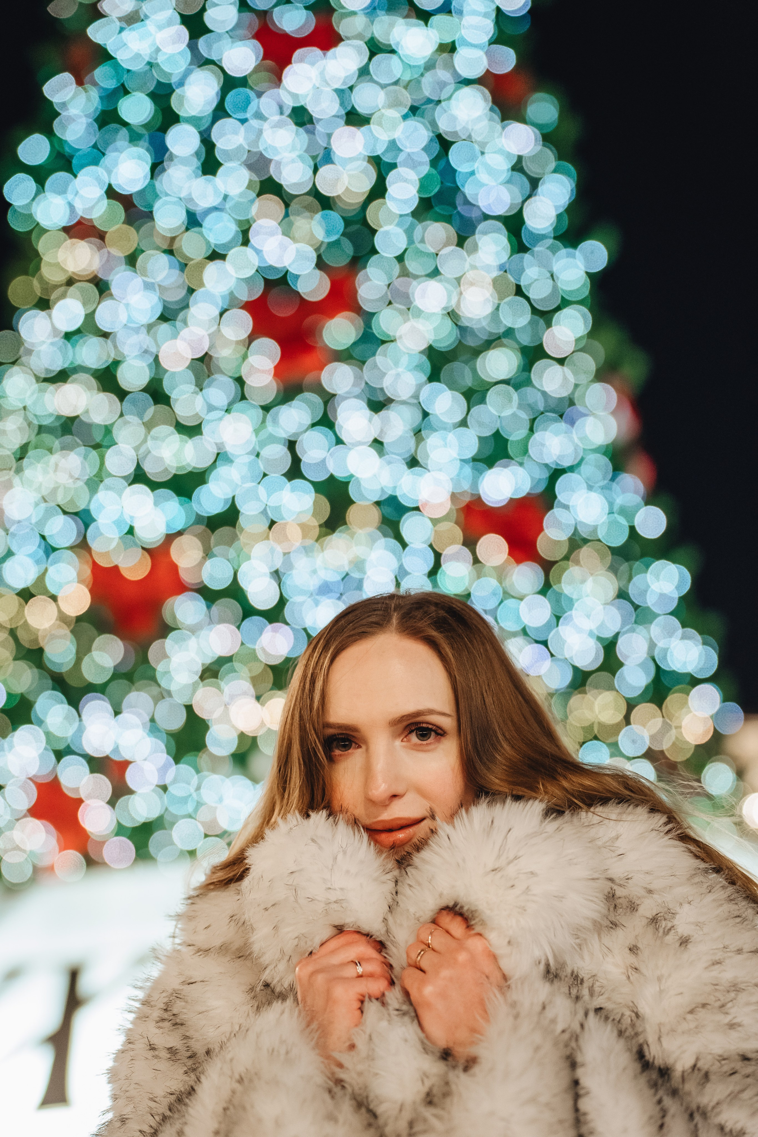 ПРОГУЛКА НА МАНЕЖНОЙ ПЛОЩАДИ ДЛЯ ДЕВУШКИ ПЕРЕД НОВЫМ ГОДОМ (НОВОГОДНЯЯ ФОТОСЕССИИЯ НА МАНЕЖНОЙ ПЛОЩАДИ). Профессиональный фотограф, Санкт-Петербург — Виктория Богомолова