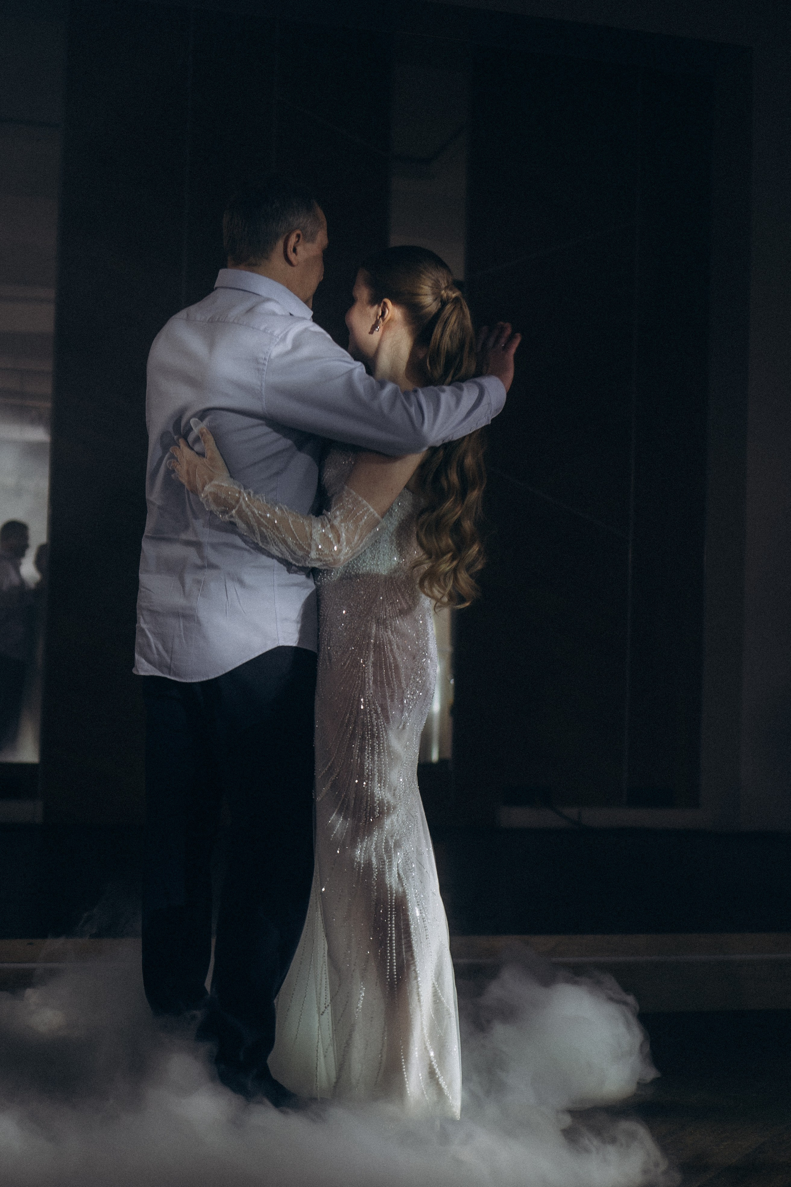 ТАНЕЦ С ПАПОЙ СВАДЕБНМ БАНКЕТЕ (СНЯТО В СИБИРЕ В НИЖНЕВАРТОВСКЕ). Профессиональный фотограф, Санкт-Петербург — Виктория Богомолова