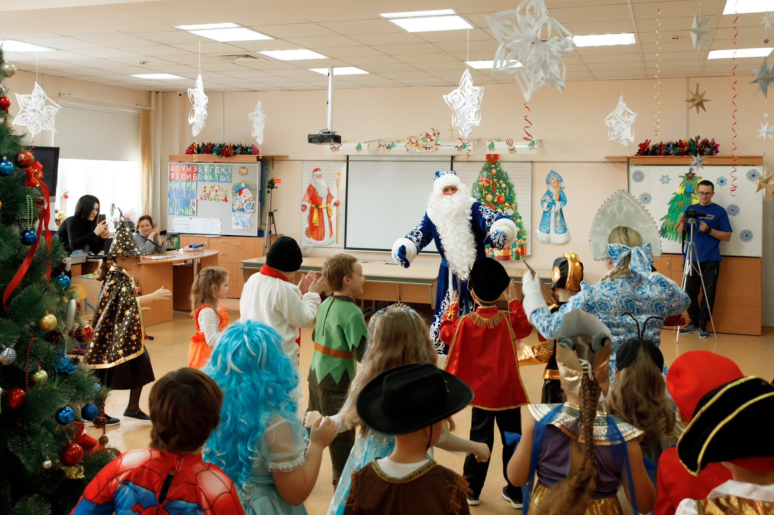 Школа «Кристалл» | Новогодняя программа. Свадебный, семейный и школьный фотограф в Сызрани Максим Баталов