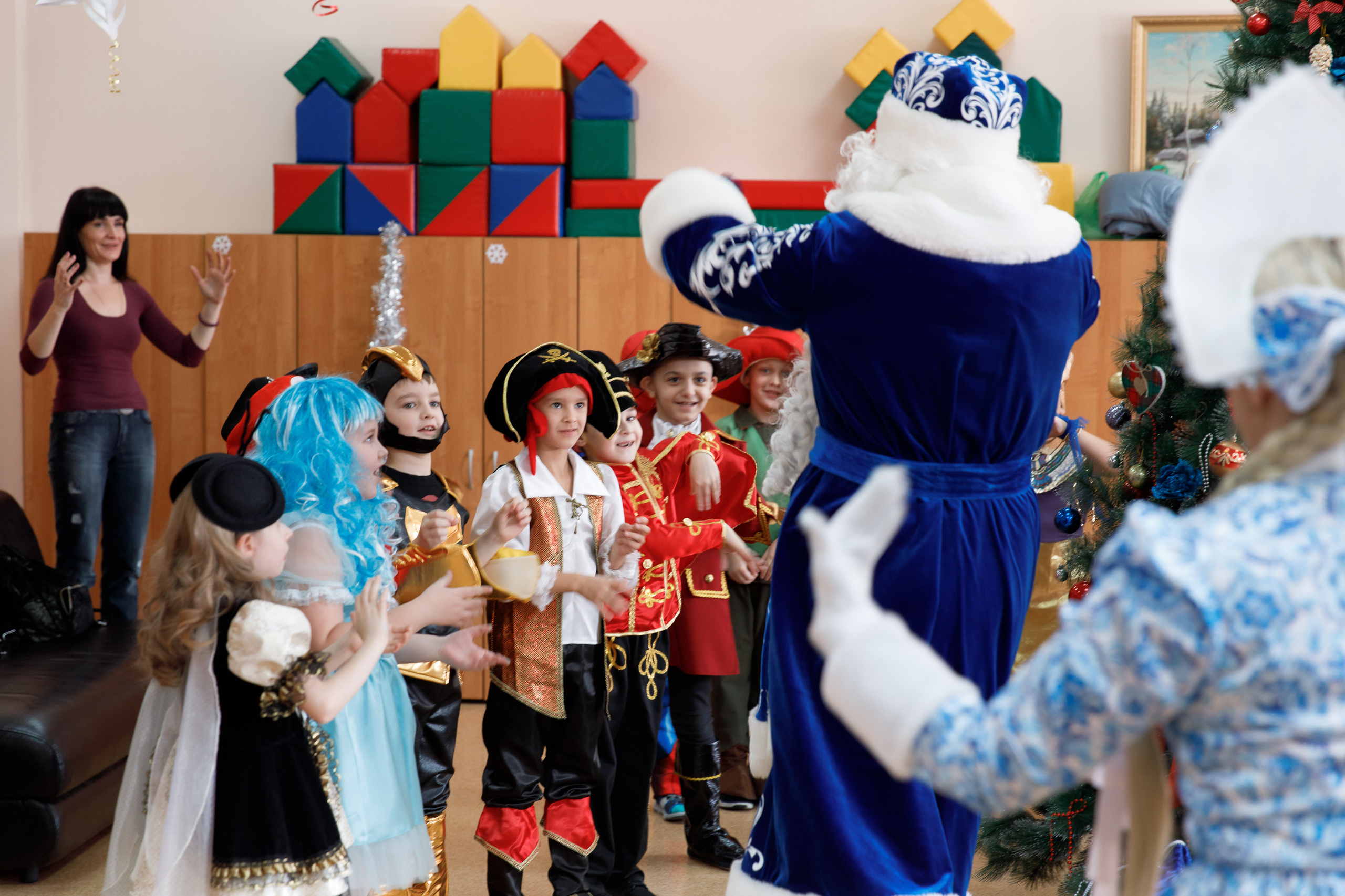 Школа «Кристалл» | Новогодняя программа. Свадебный, семейный и школьный фотограф в Сызрани Максим Баталов